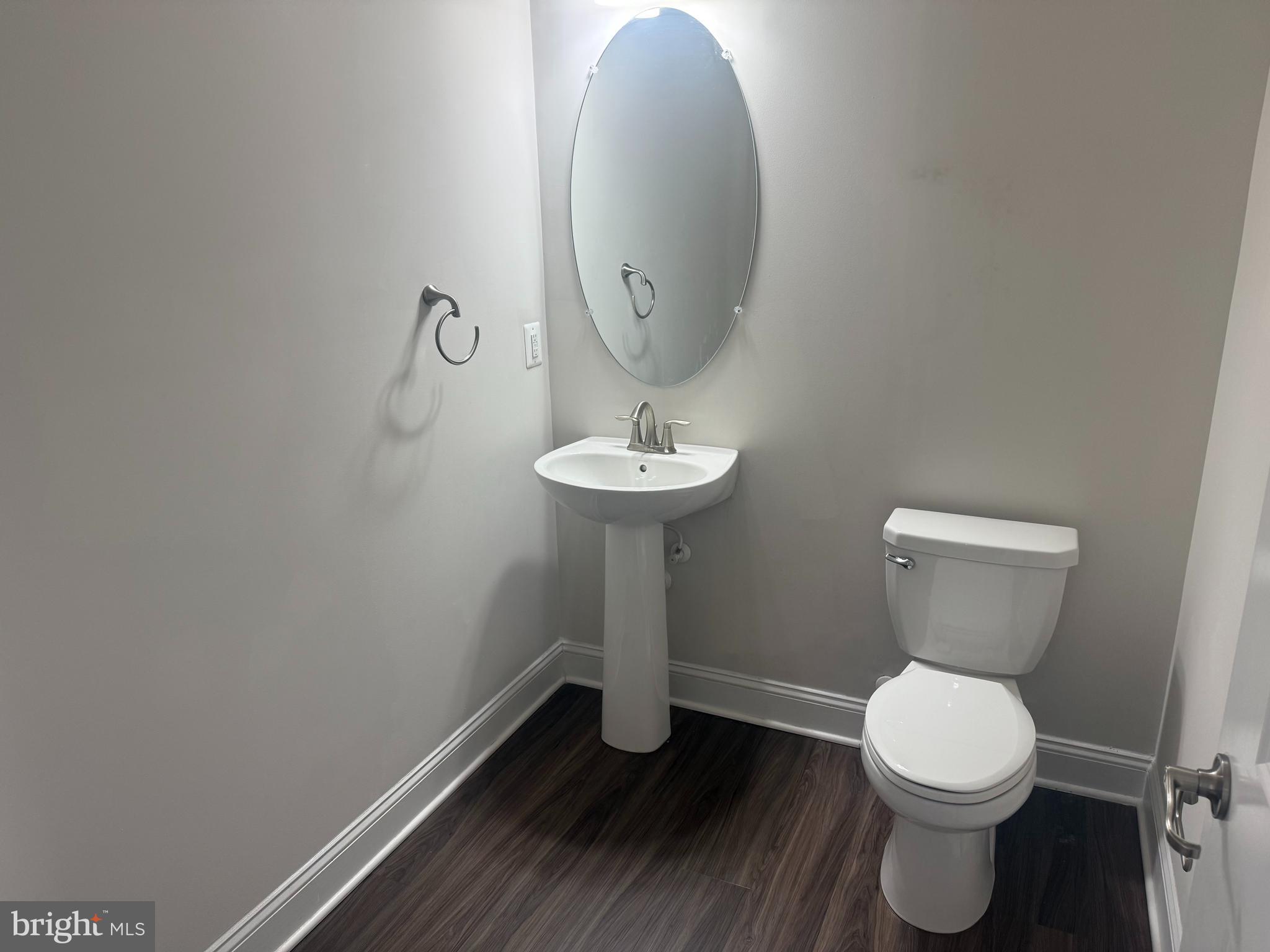 OXFORD SQUARE - Residential Lease