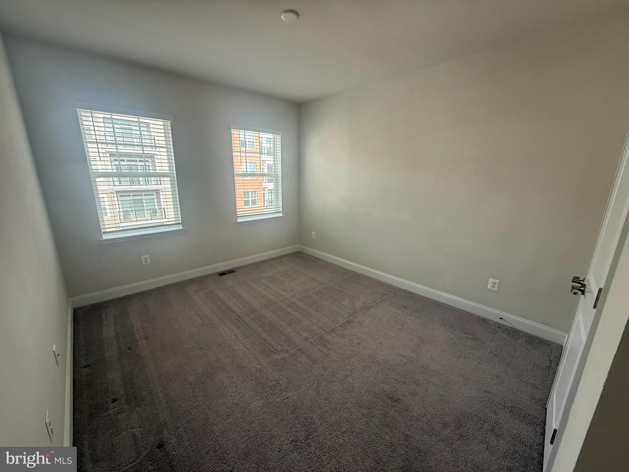 OXFORD SQUARE - Residential Lease