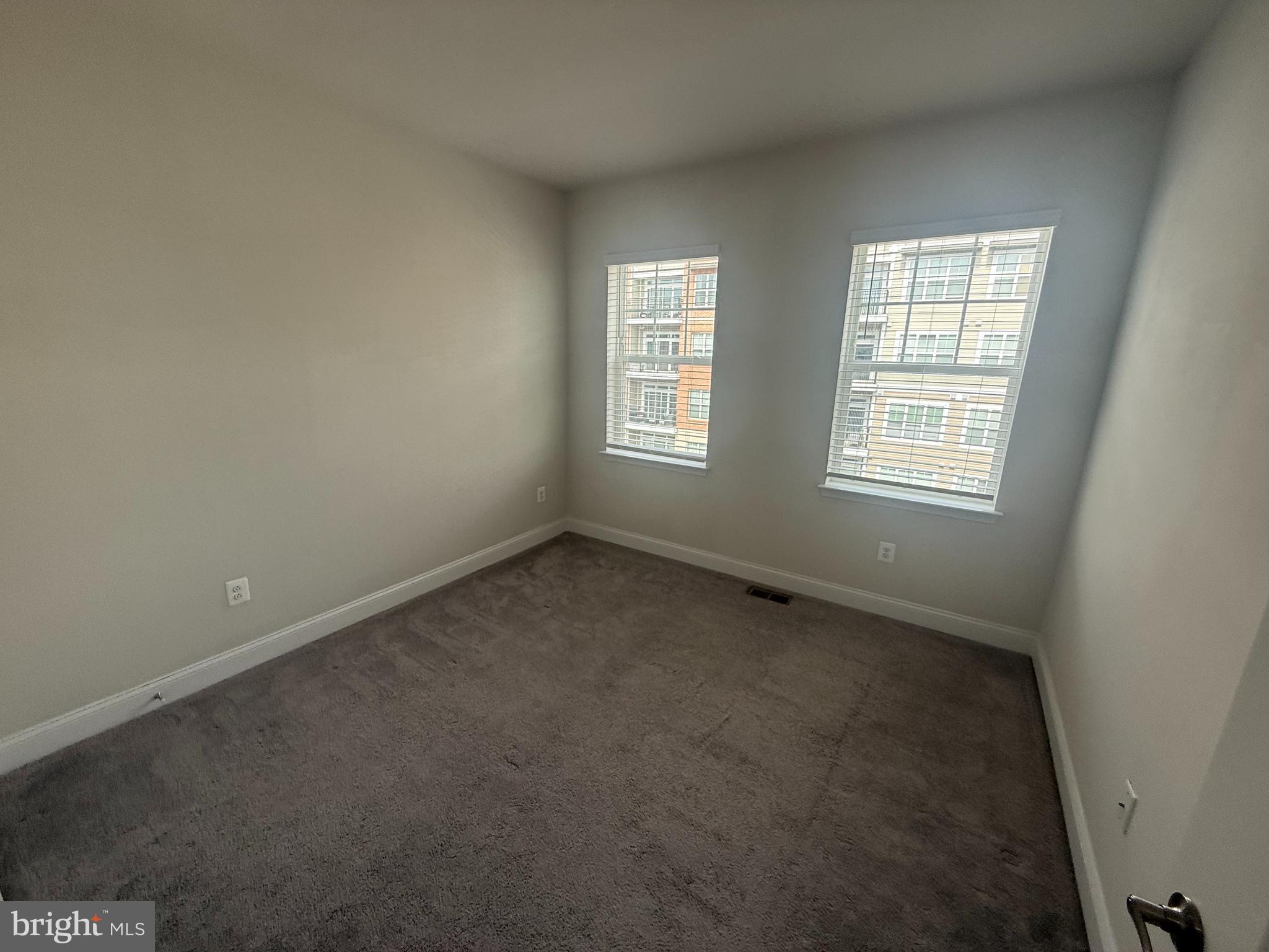 OXFORD SQUARE - Residential Lease