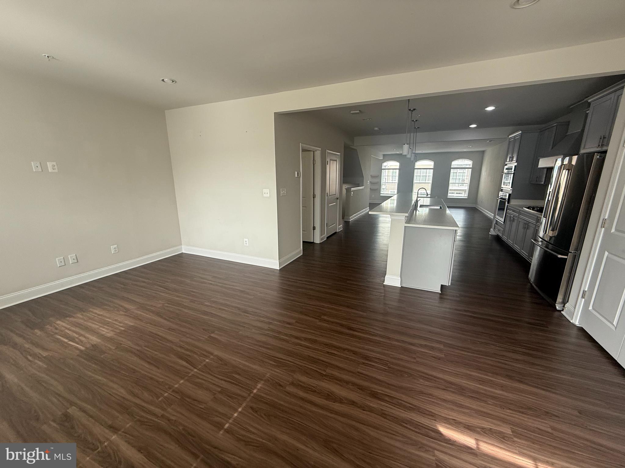 OXFORD SQUARE - Residential Lease