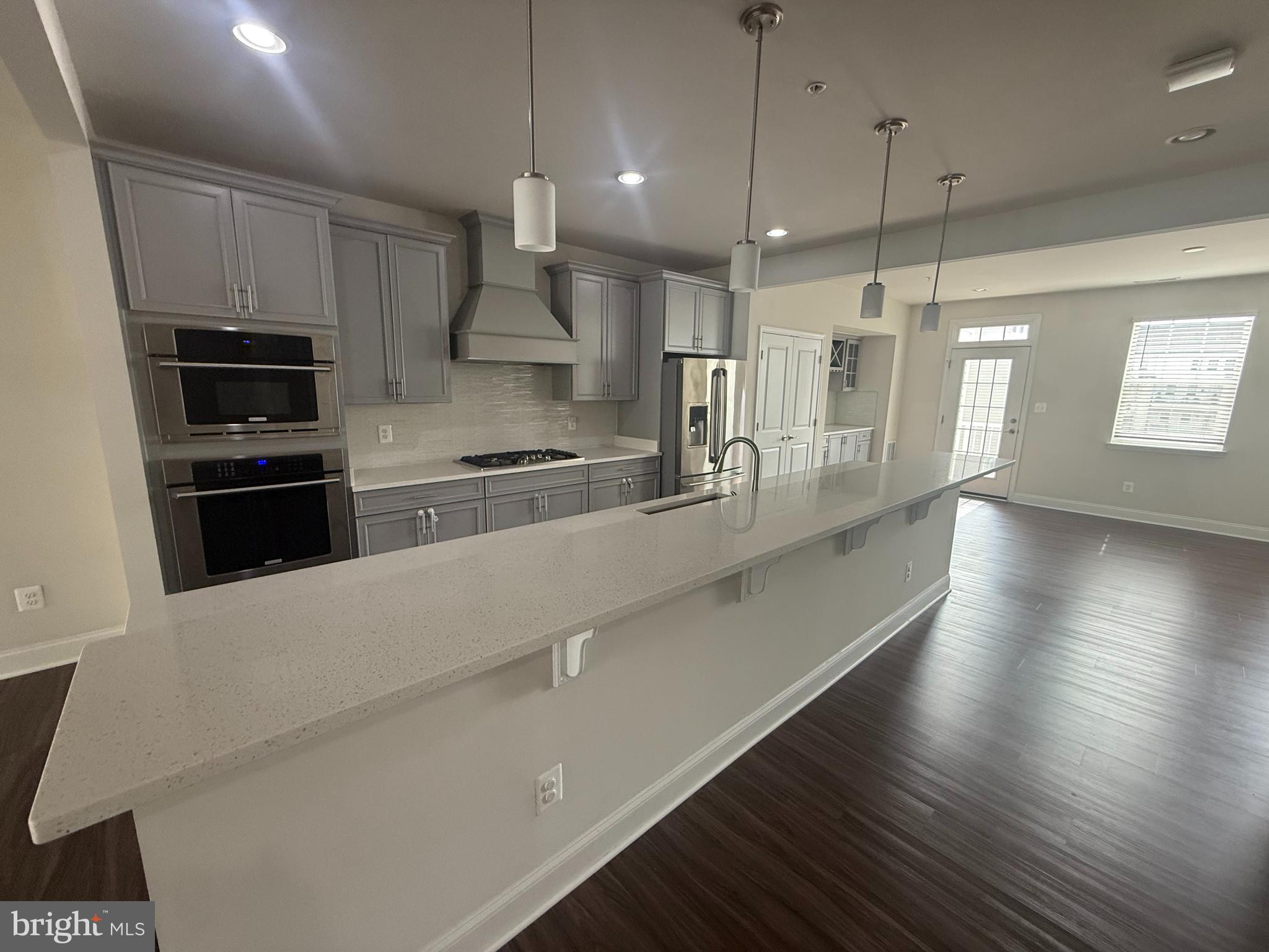 OXFORD SQUARE - Residential Lease