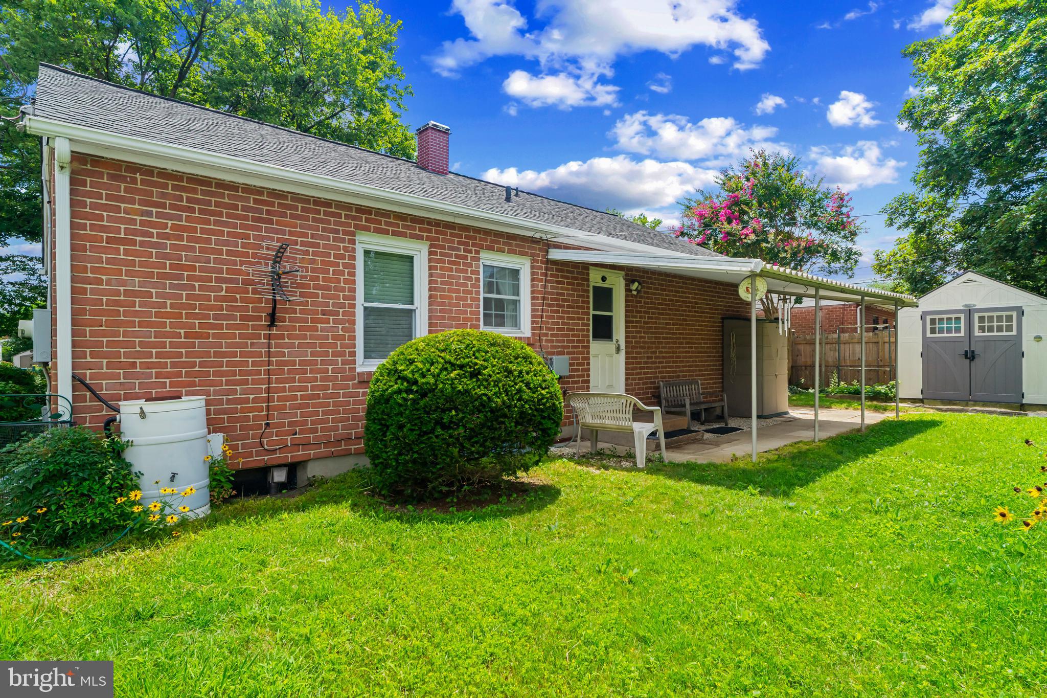 SUBURBIA - Residential