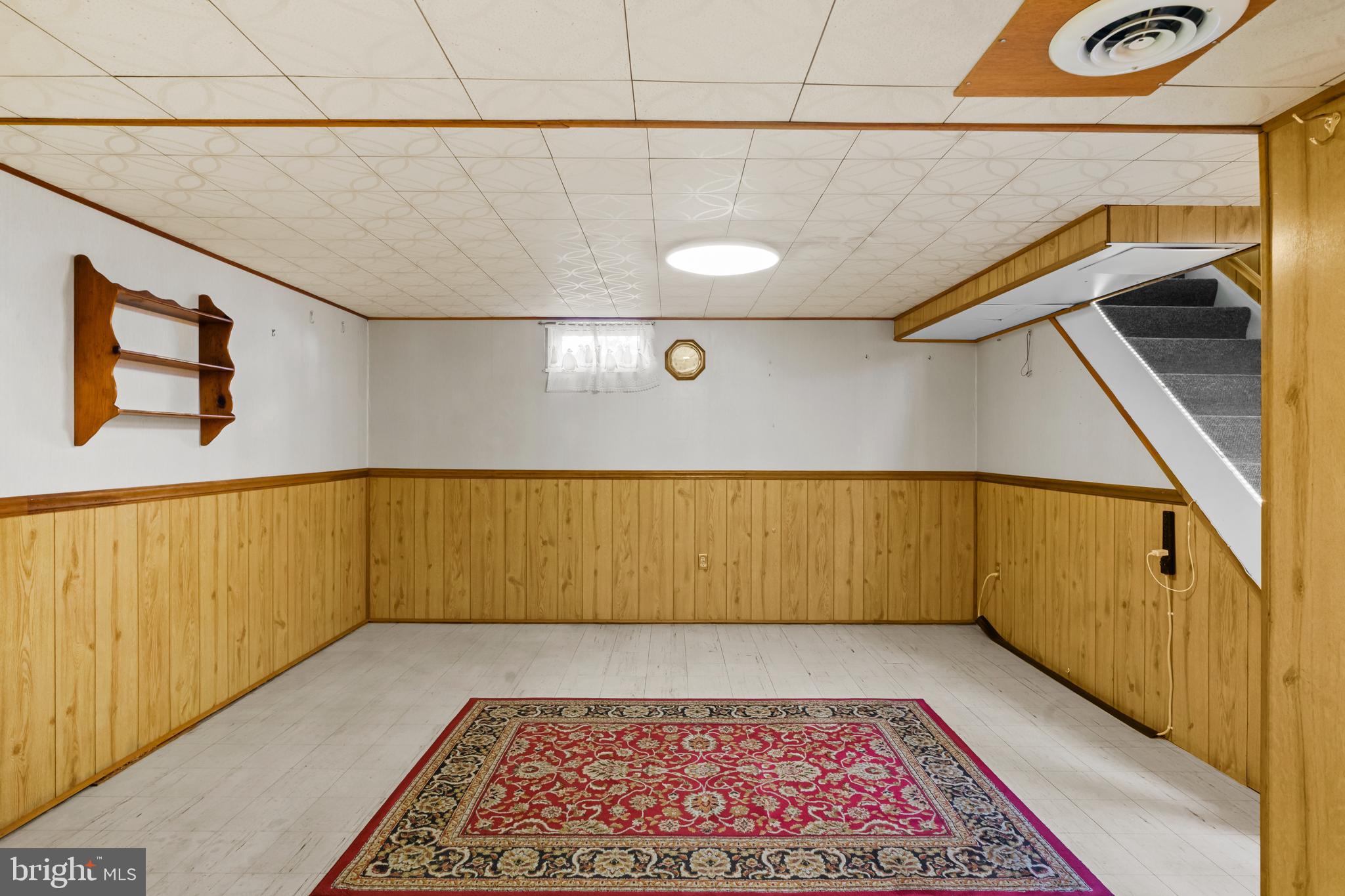 SUBURBIA - Residential