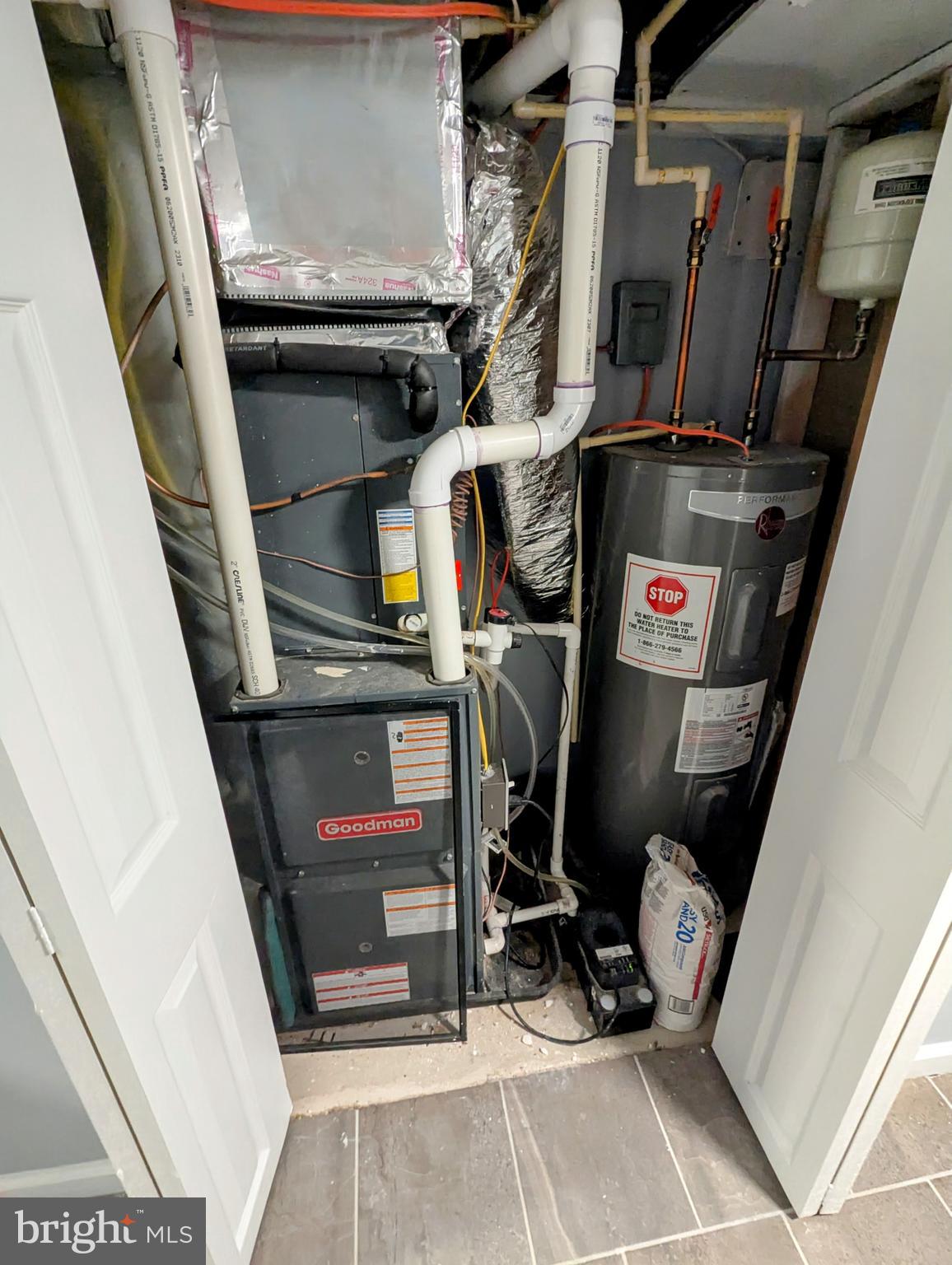 MIDTOWN EDMONDSON - Residential Lease