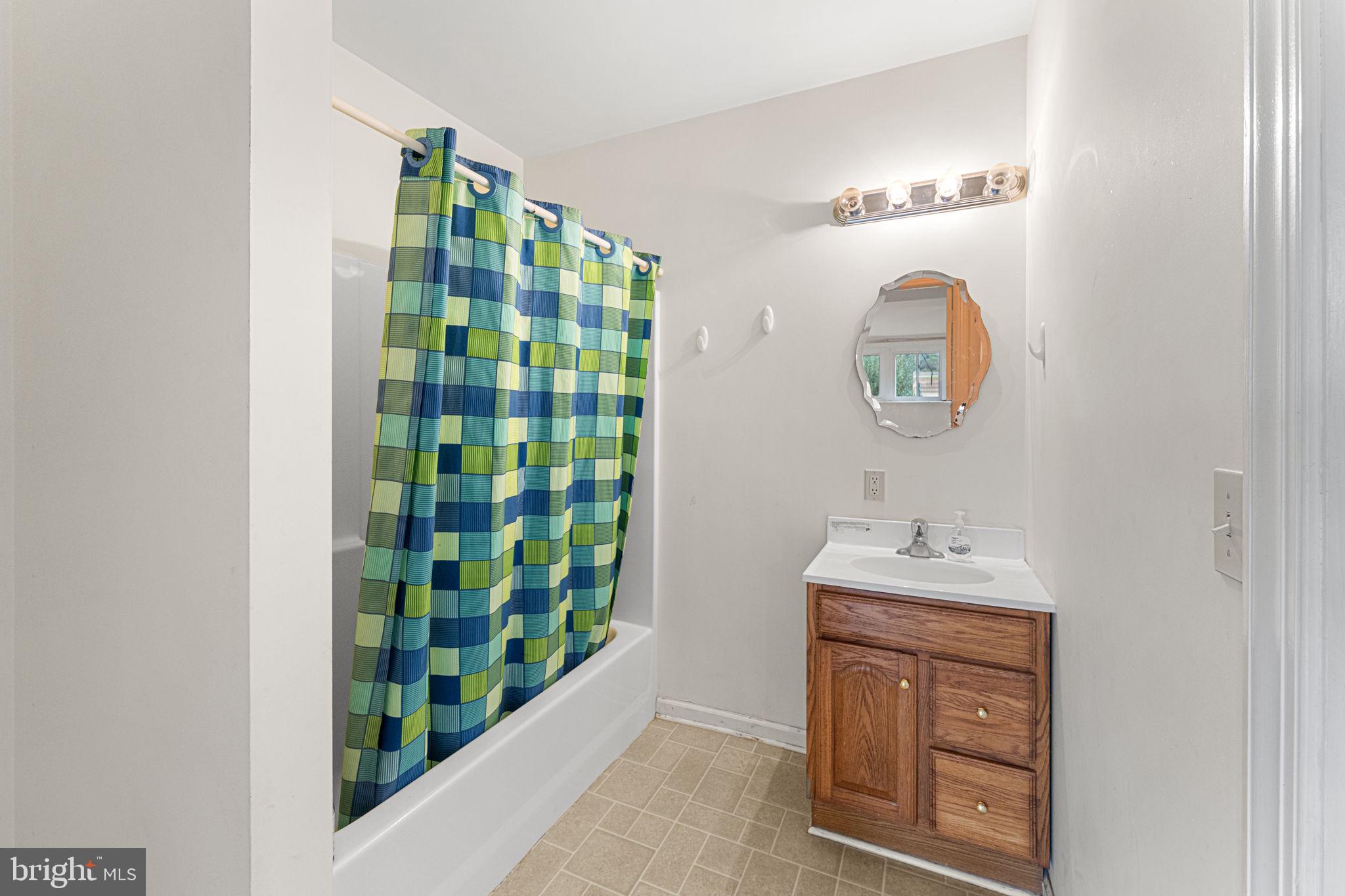 OLDHAMS - Residential