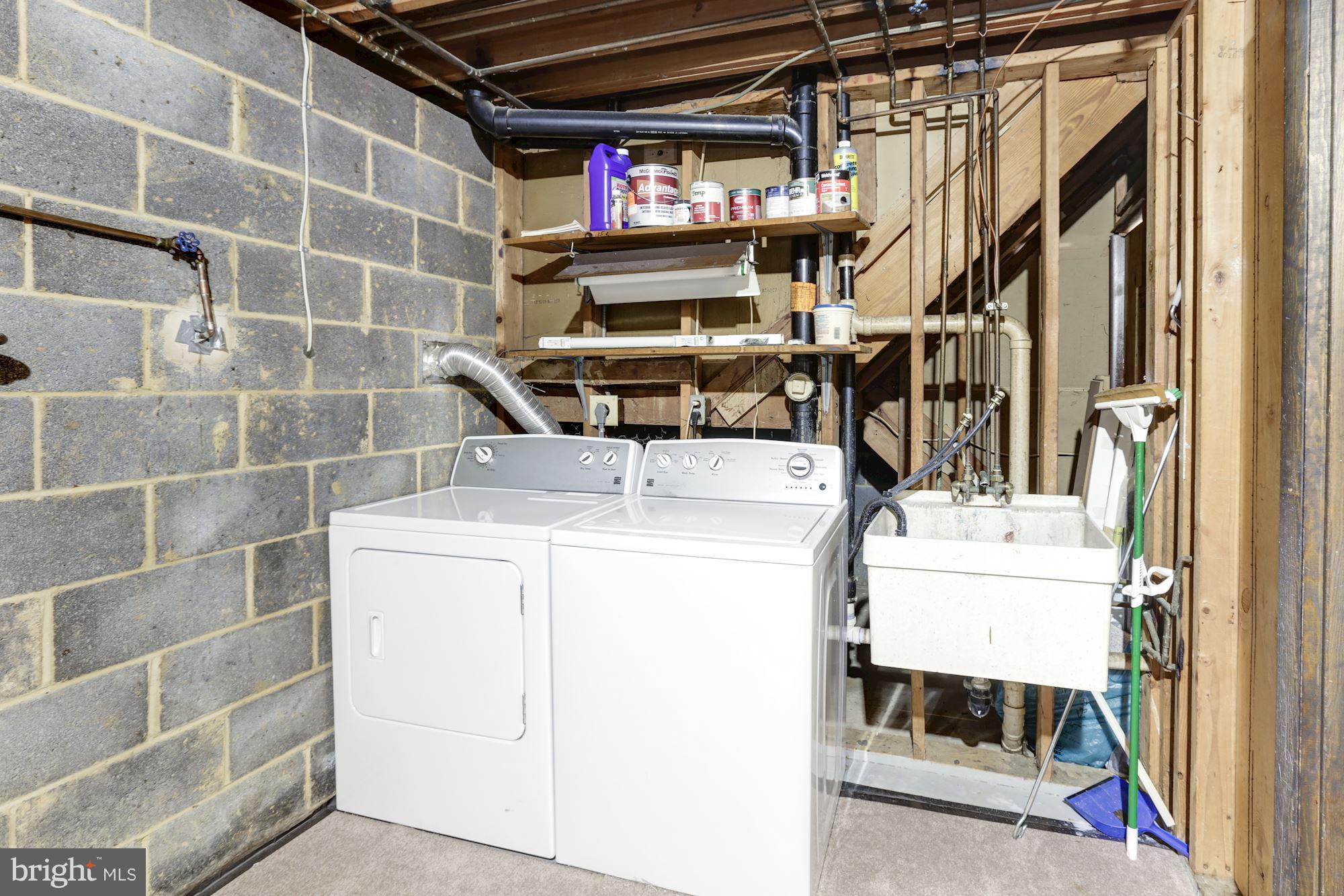 LAKE BRADDOCK - Residential