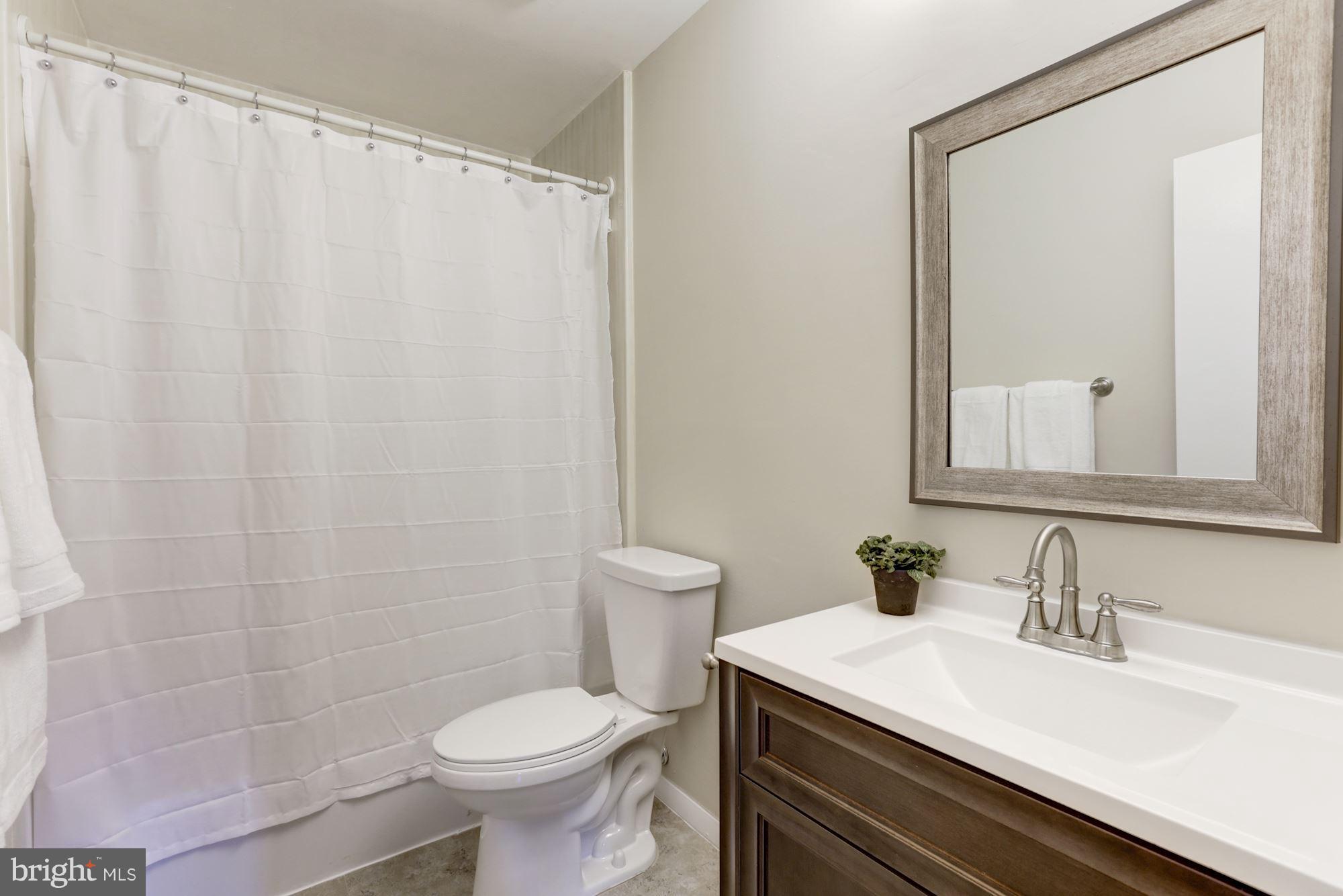 LAKE BRADDOCK - Residential