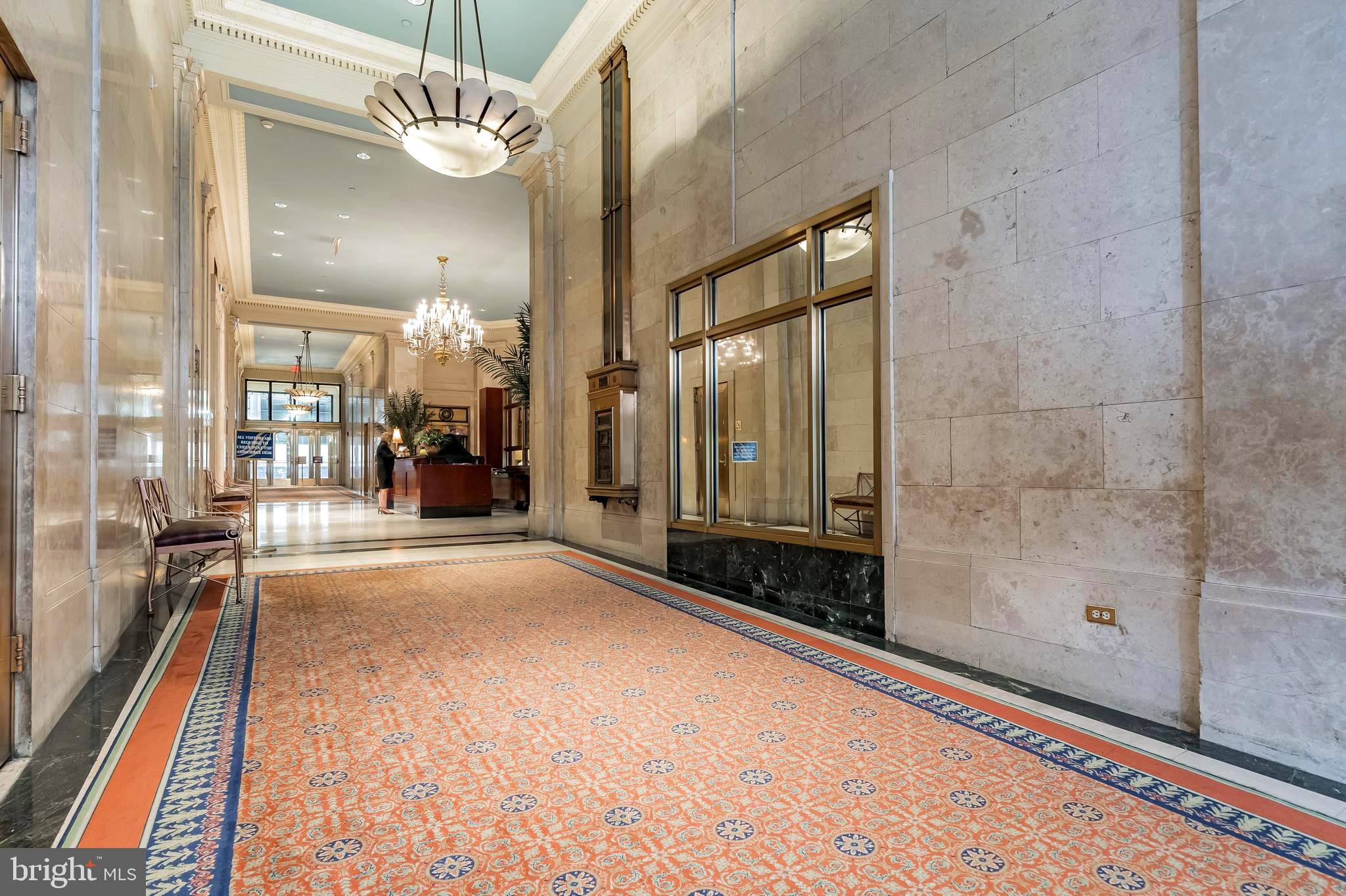 1600 ARCH STREET 18 818