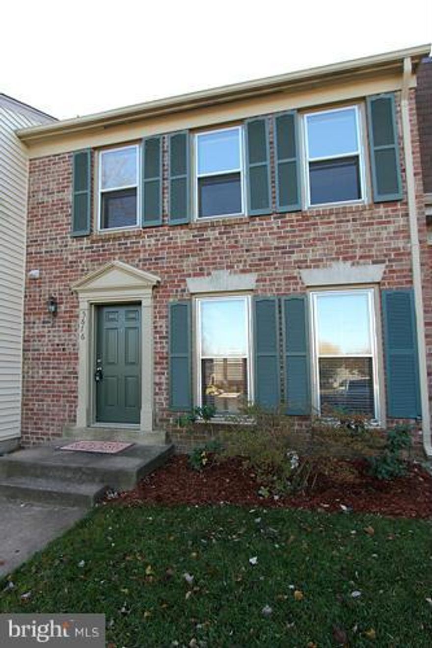 Front Brick Interior Town home- 3 levels, 3 Bedrooms, 2 full bathrooms &  1 half Bathroom, Kitchen w/ table space w/white cabinets & white appliances plus GRANITE counter tops, Living Room, Dining Room, Large Master bathroom w/ updated Master Bath. Finished Walk out Basement w/Family Rm. HARDWOOD FLOORING on Main and upper levels, Bedrooms recently painted. Close to I66, shopping and Restaurants.