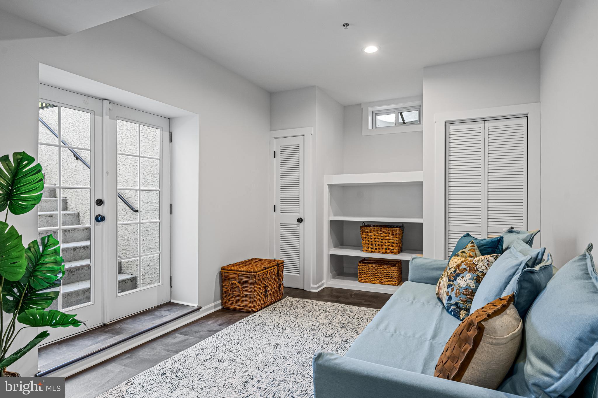 WHITEGATE - Residential