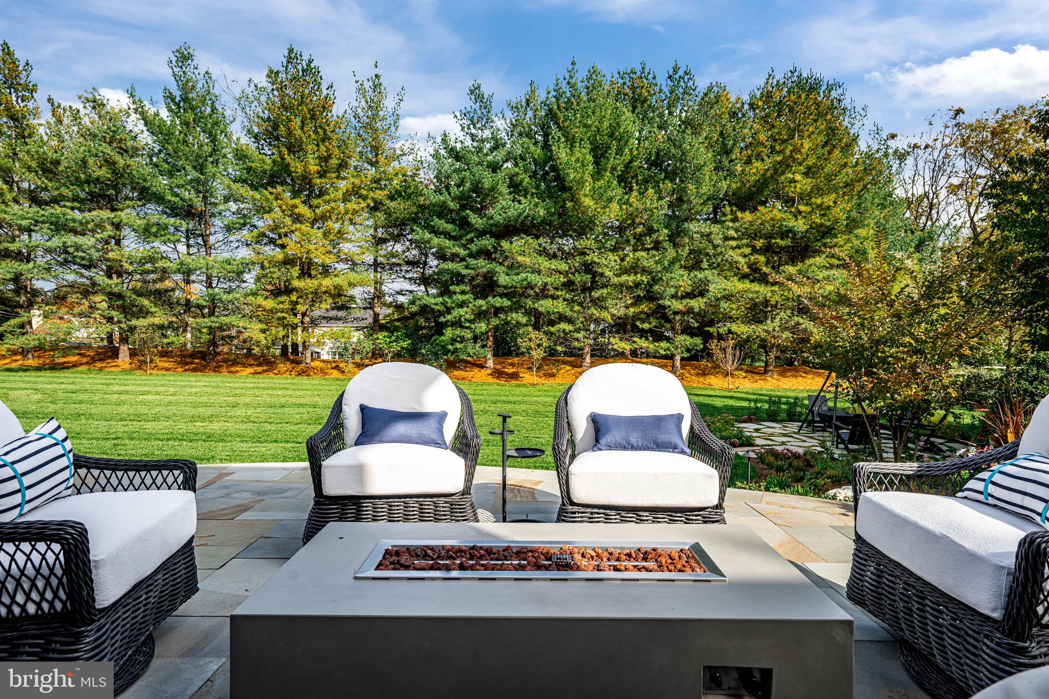 WHITEGATE - Residential