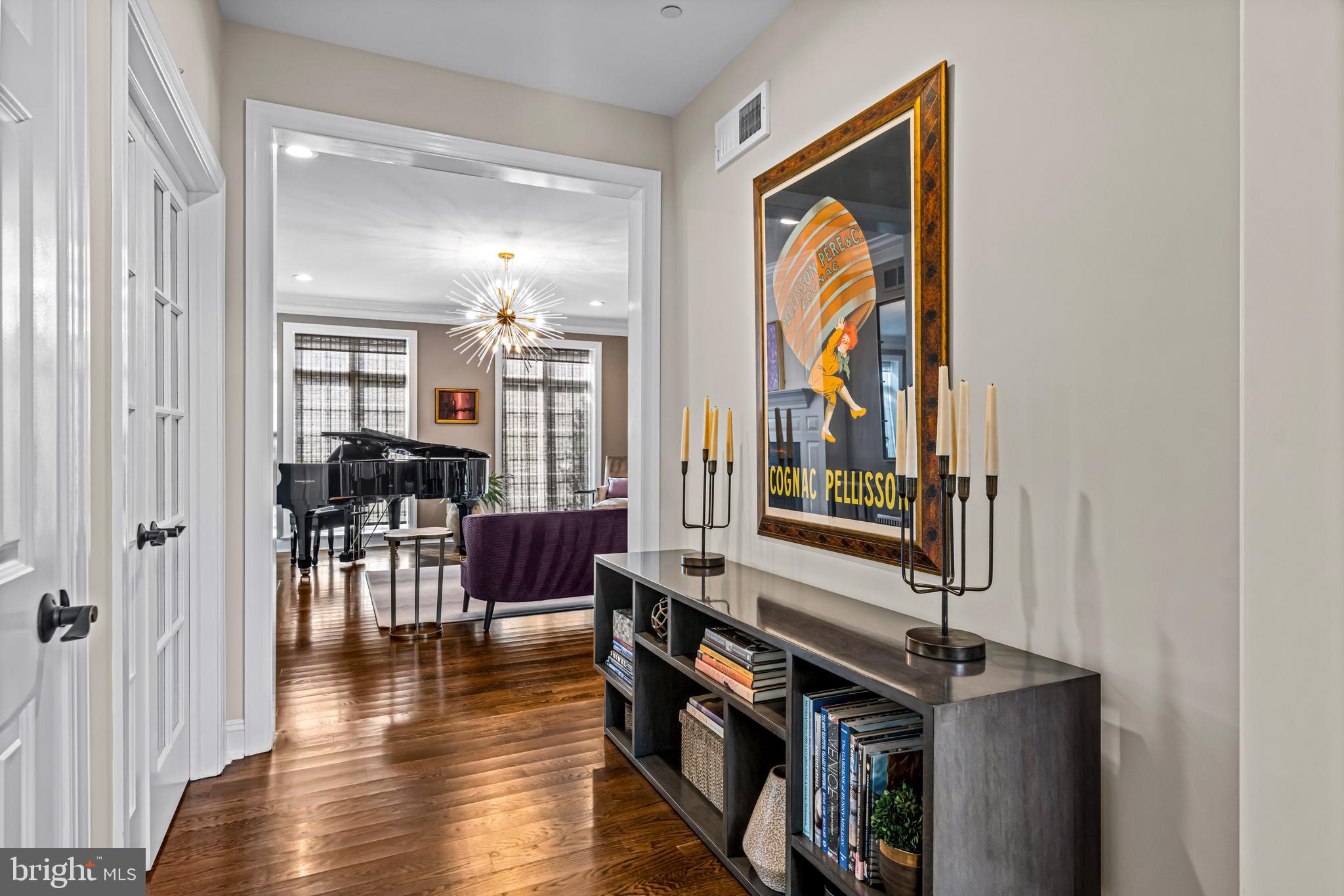 WHITEGATE - Residential