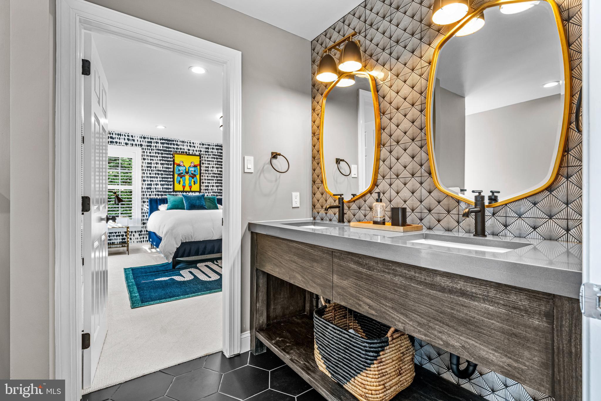 WHITEGATE - Residential