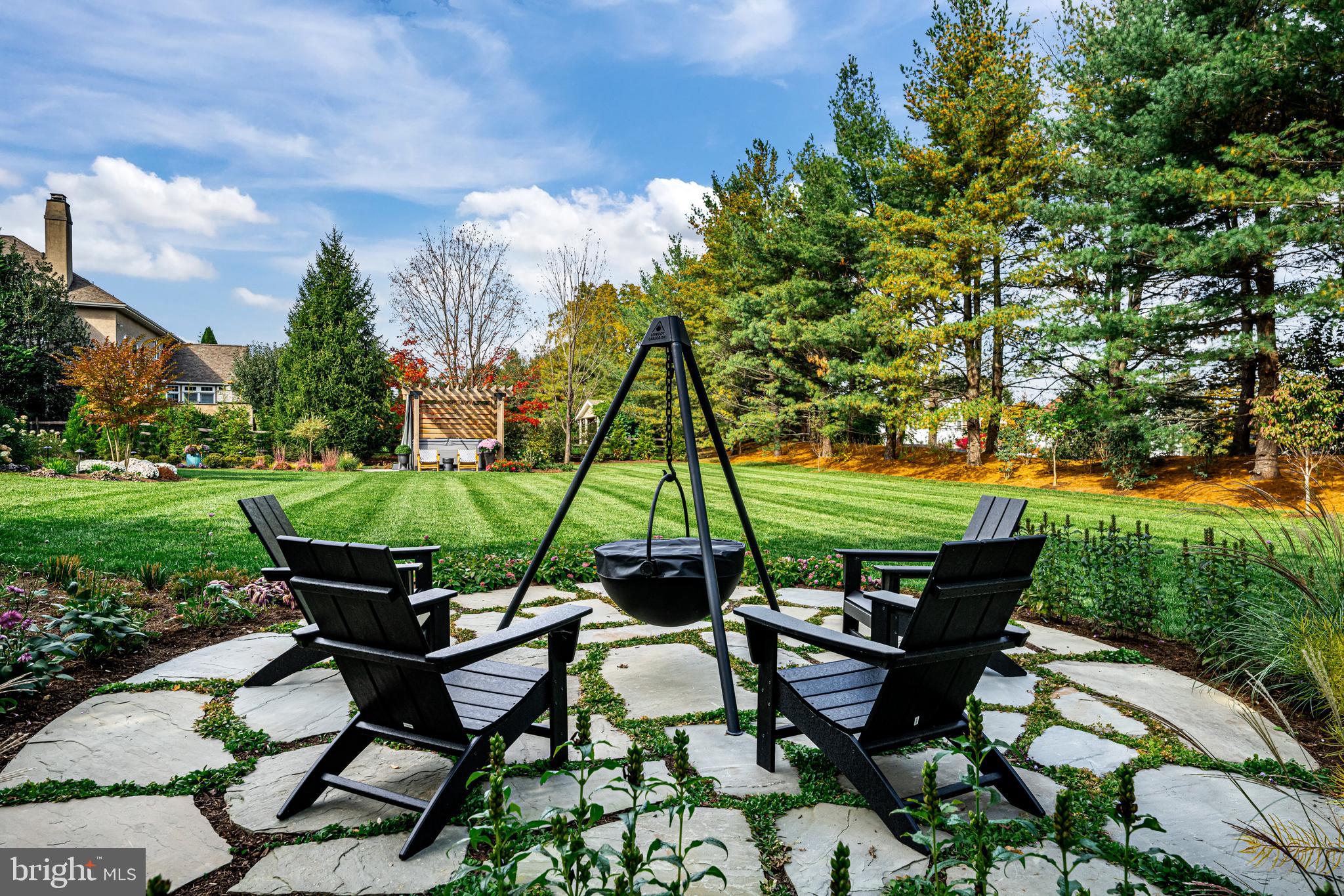 WHITEGATE - Residential