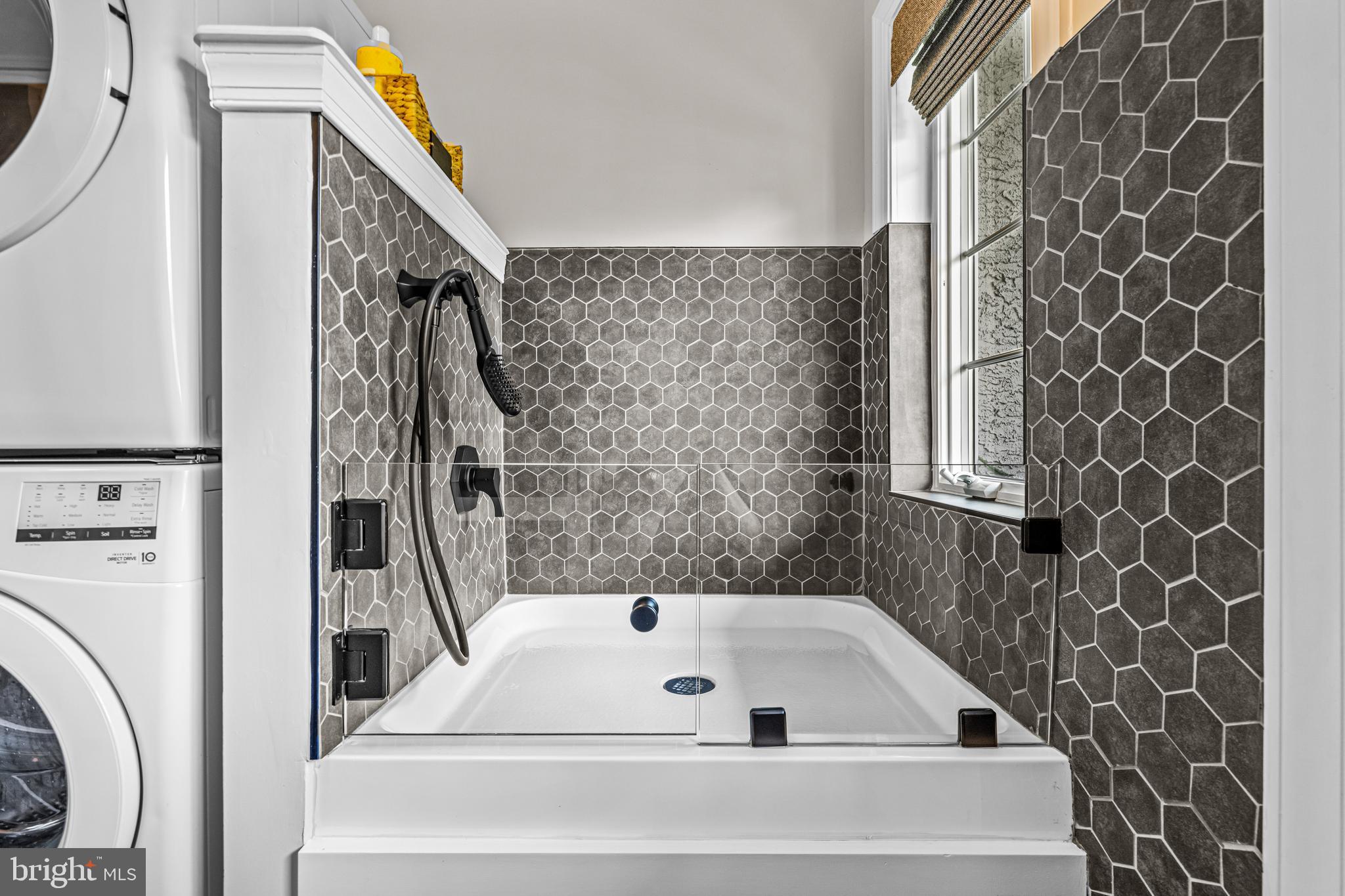 WHITEGATE - Residential