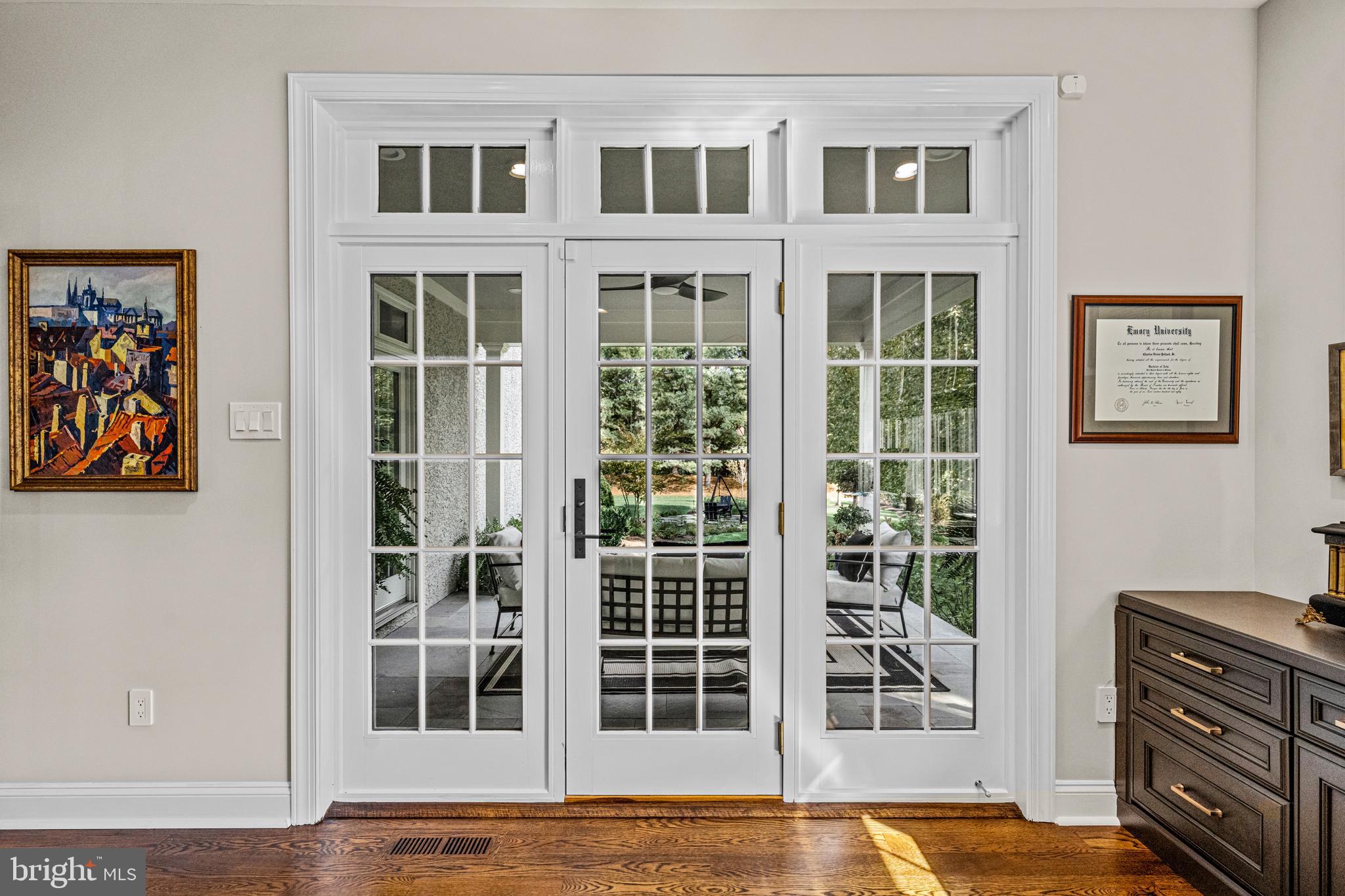 WHITEGATE - Residential