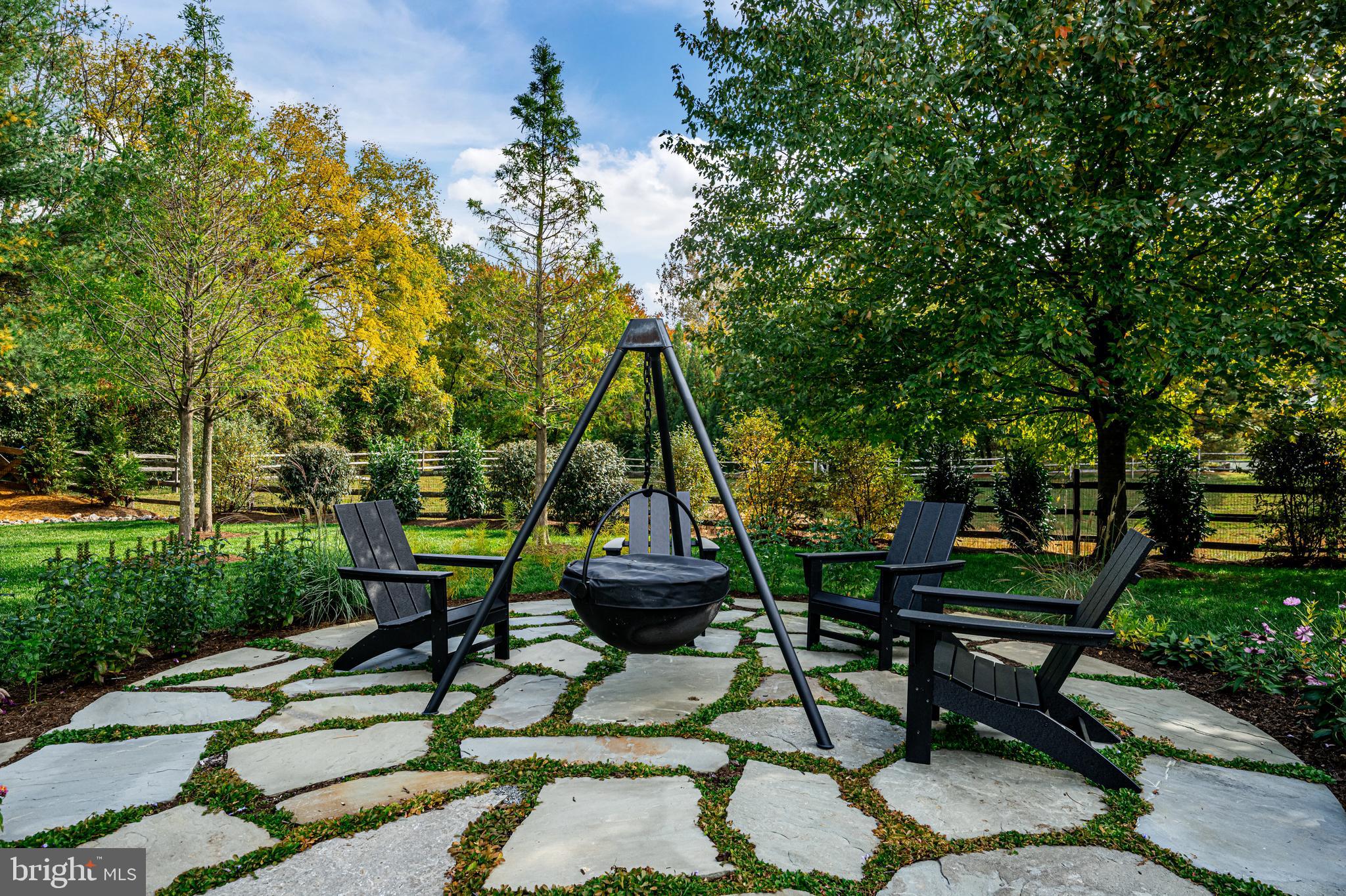 WHITEGATE - Residential