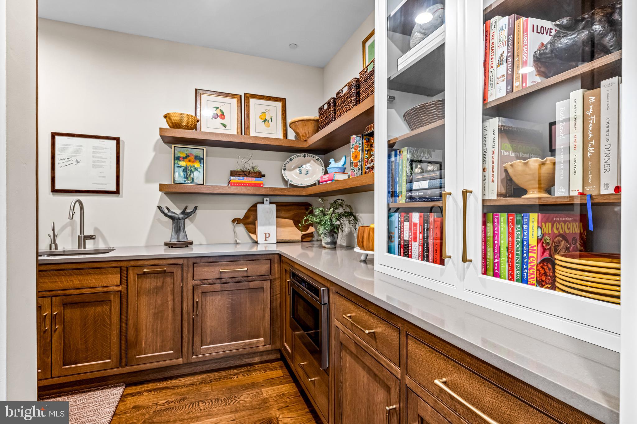 WHITEGATE - Residential