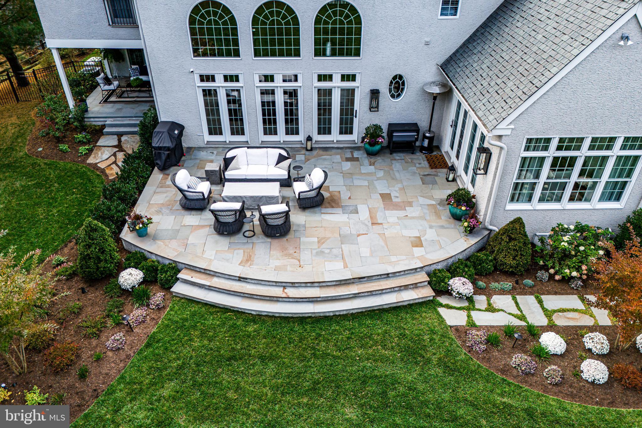 WHITEGATE - Residential