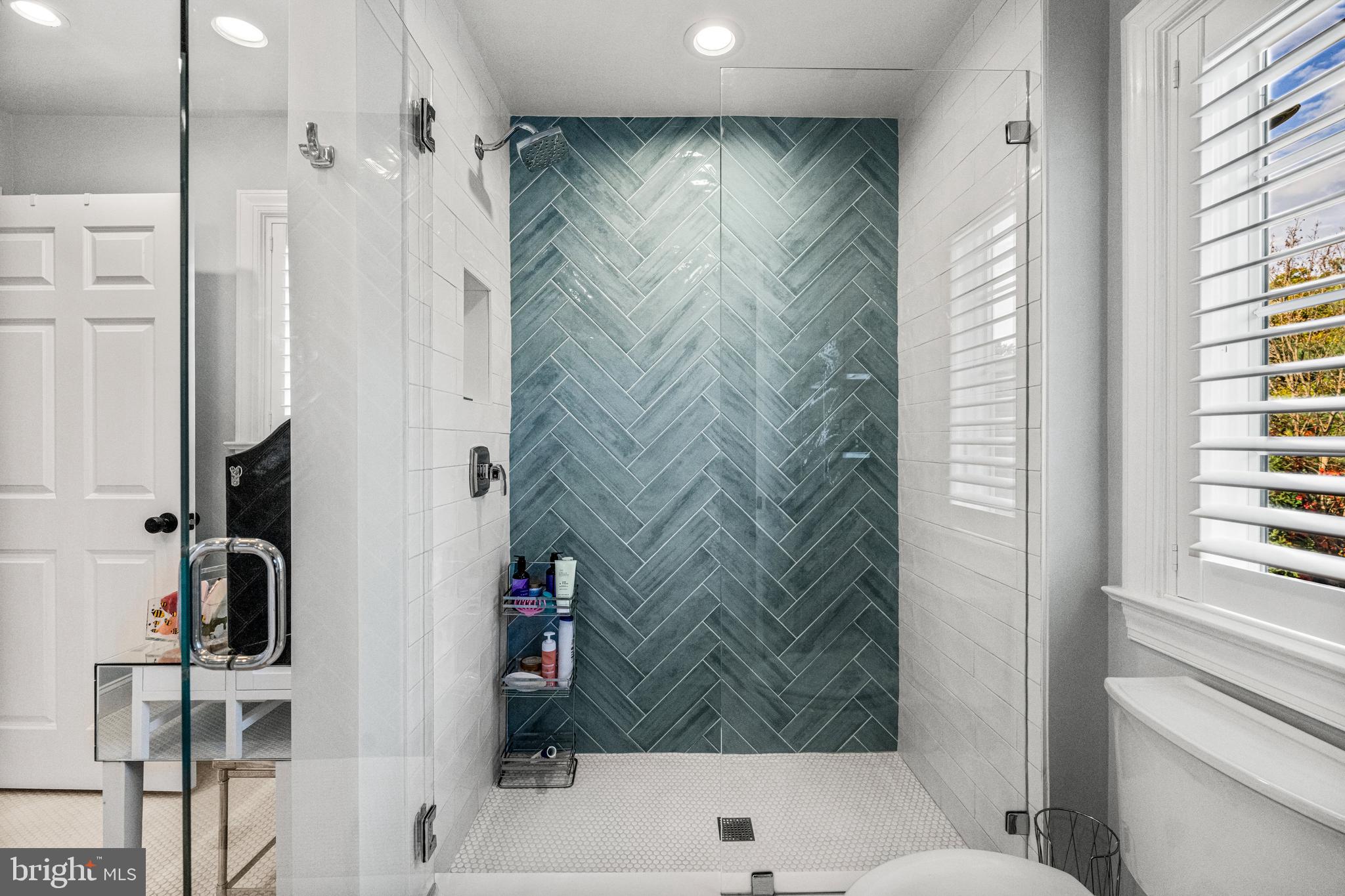 WHITEGATE - Residential