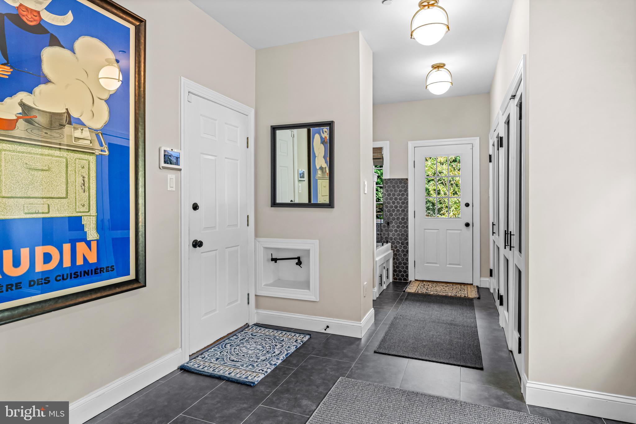 WHITEGATE - Residential