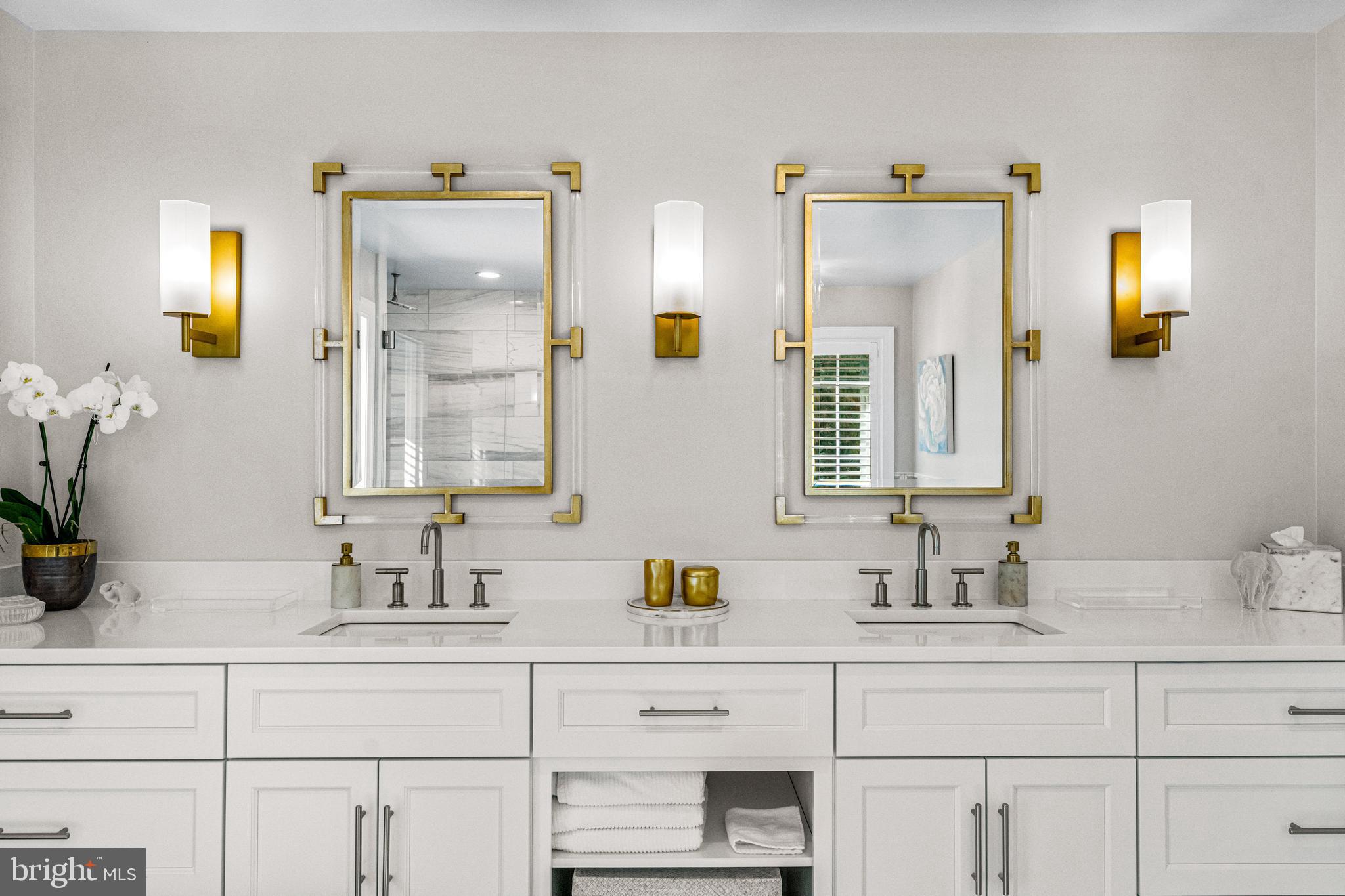 WHITEGATE - Residential