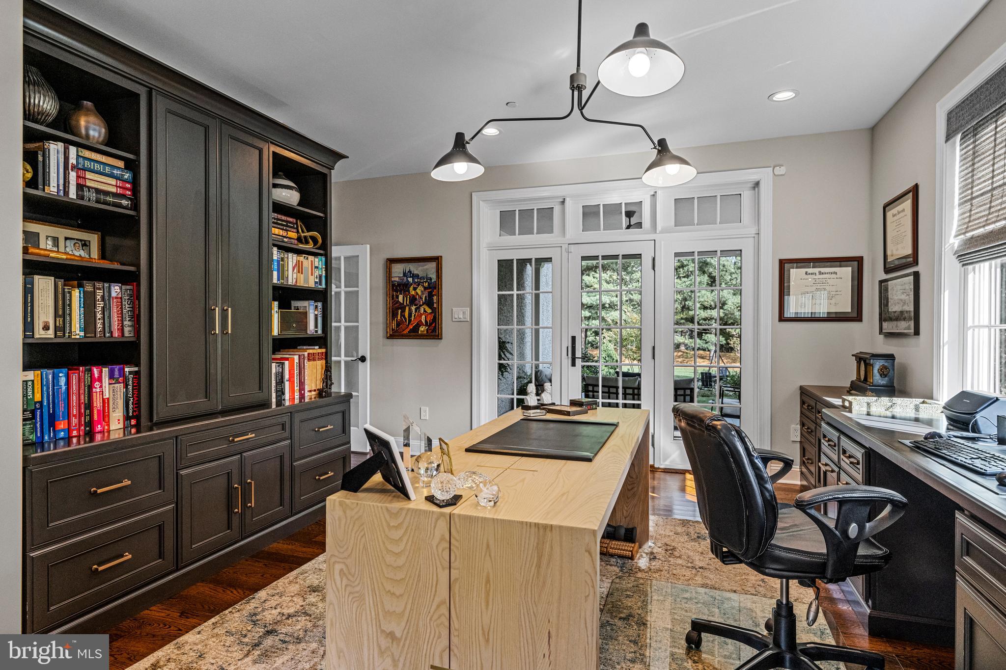 WHITEGATE - Residential