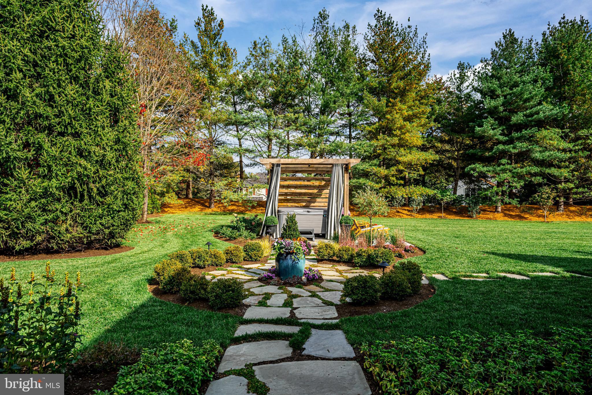 WHITEGATE - Residential