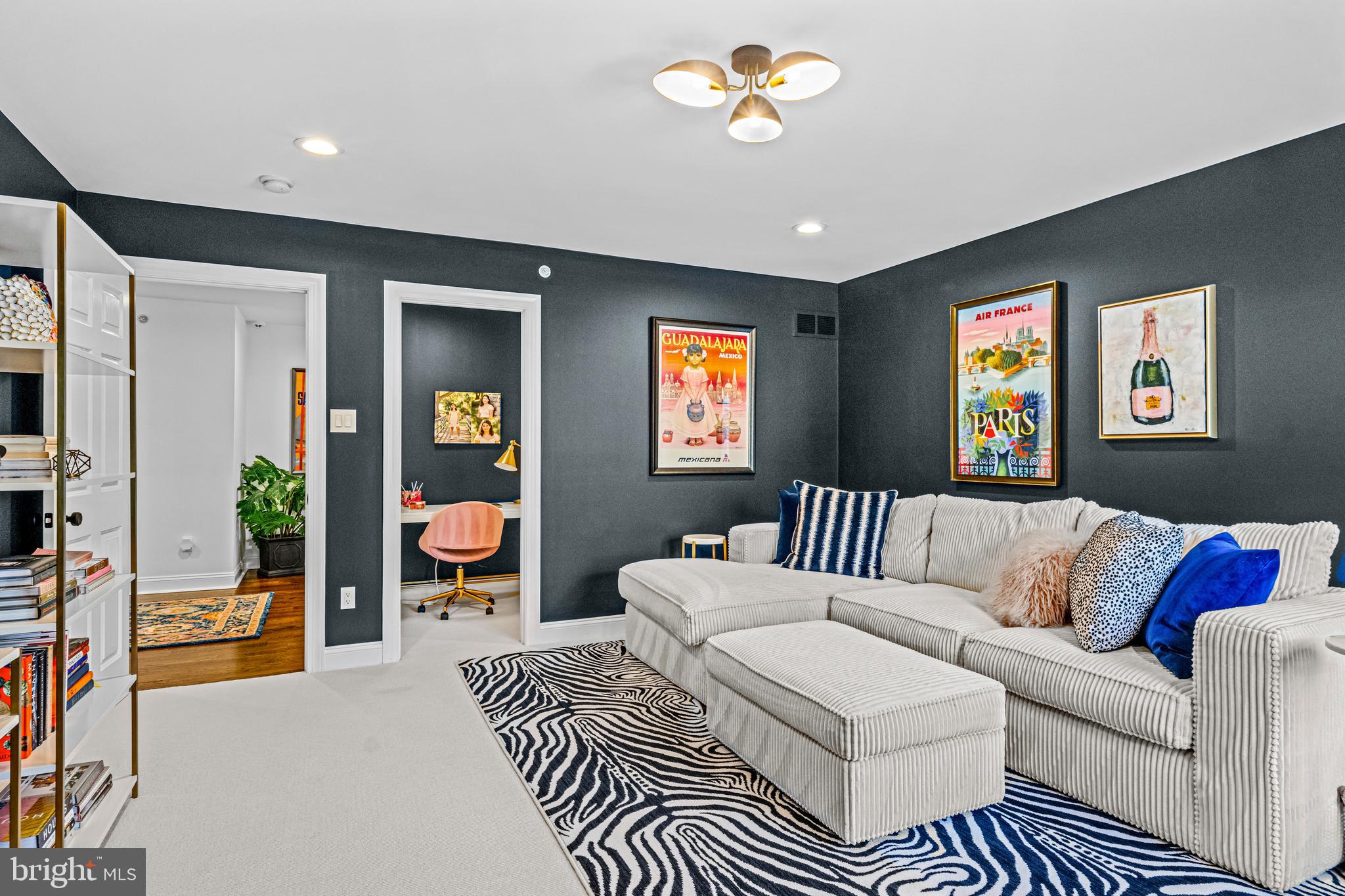 WHITEGATE - Residential