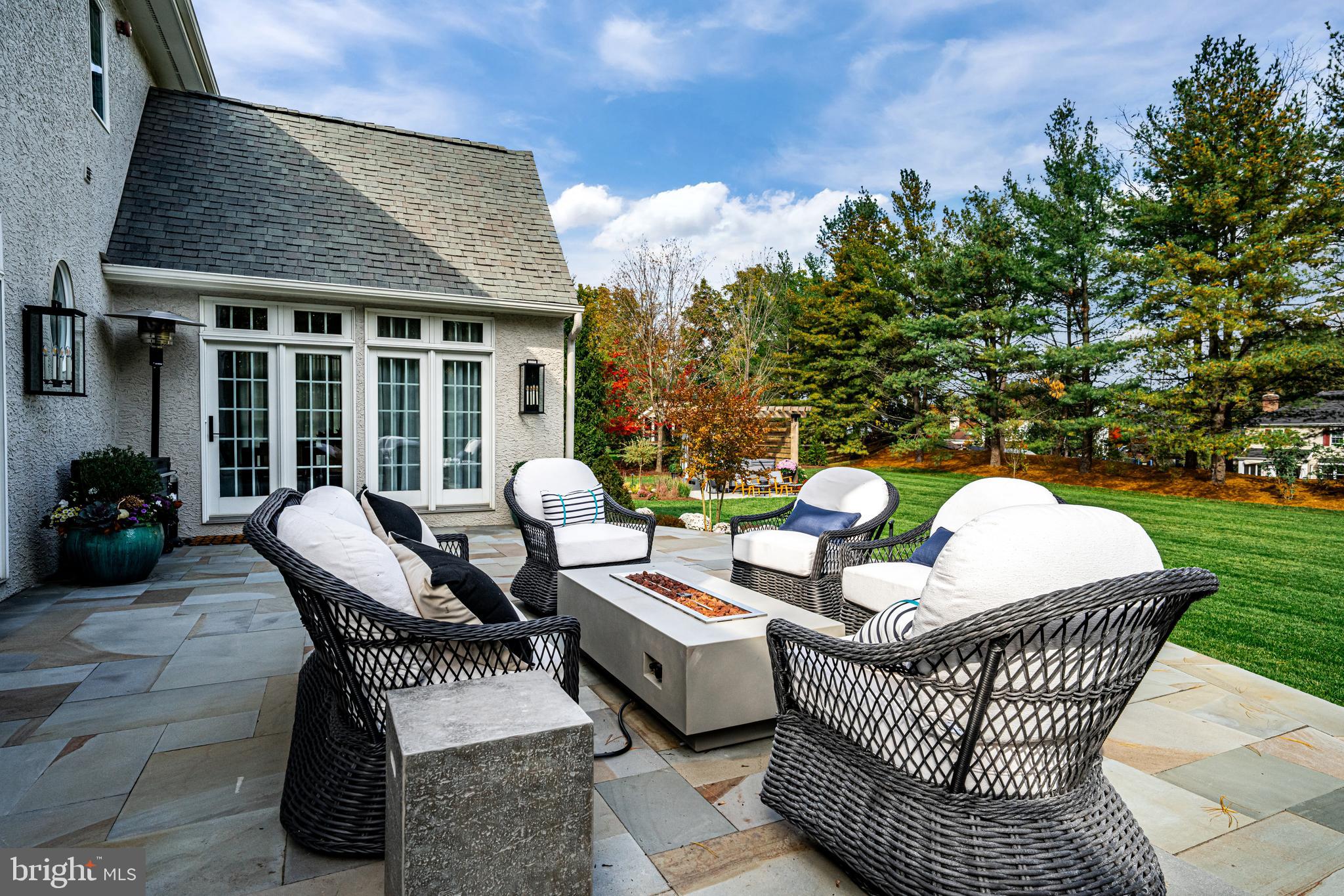 WHITEGATE - Residential