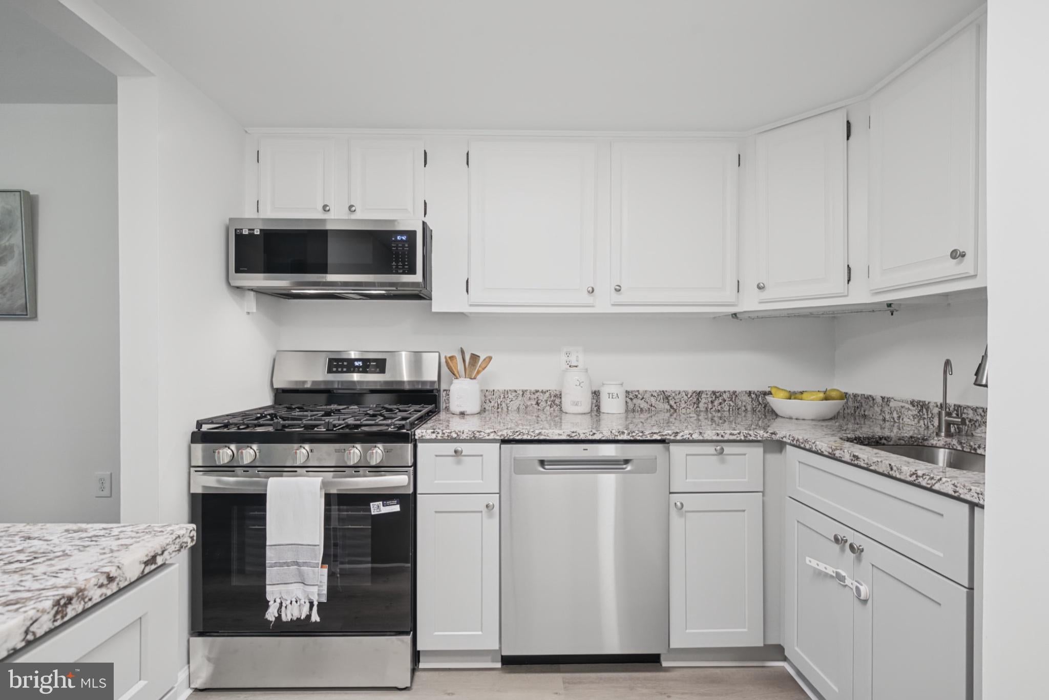 1412 NORTHGATE SQUARE 1B