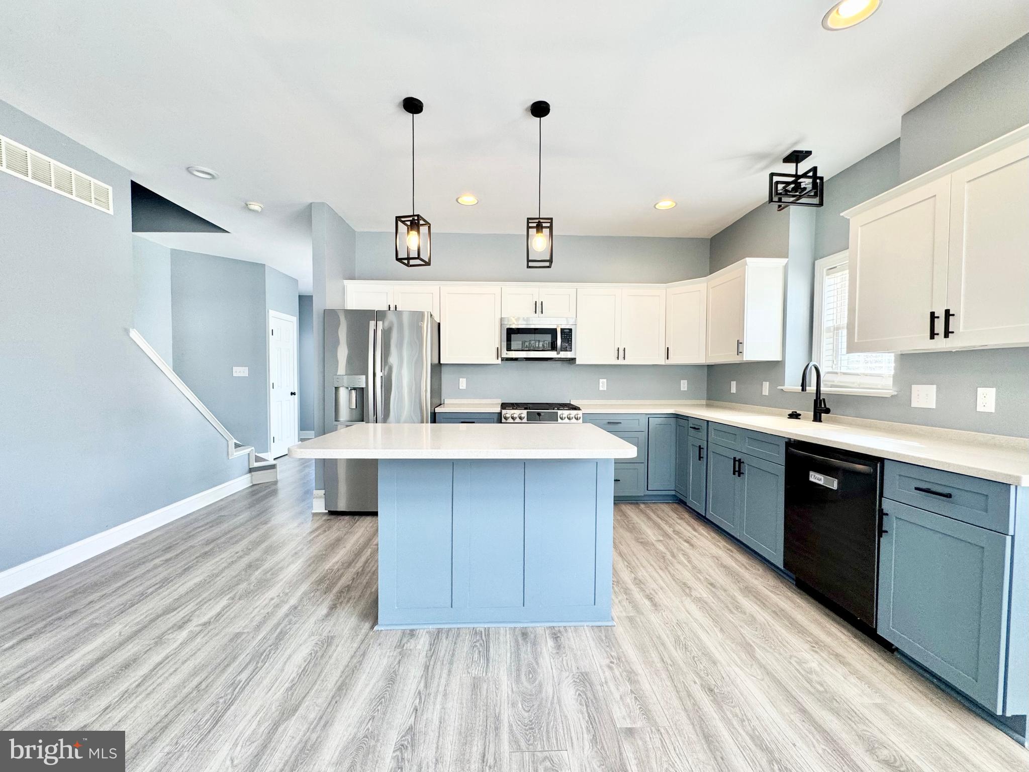 HIDDEN POND - Residential