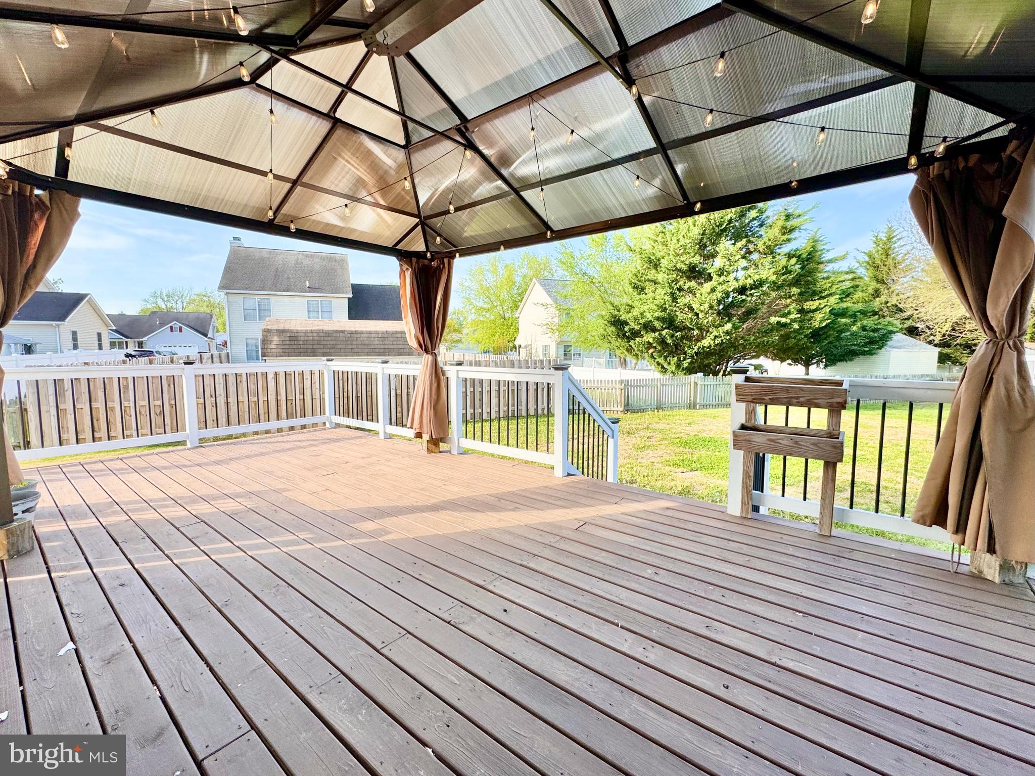 HIDDEN POND - Residential