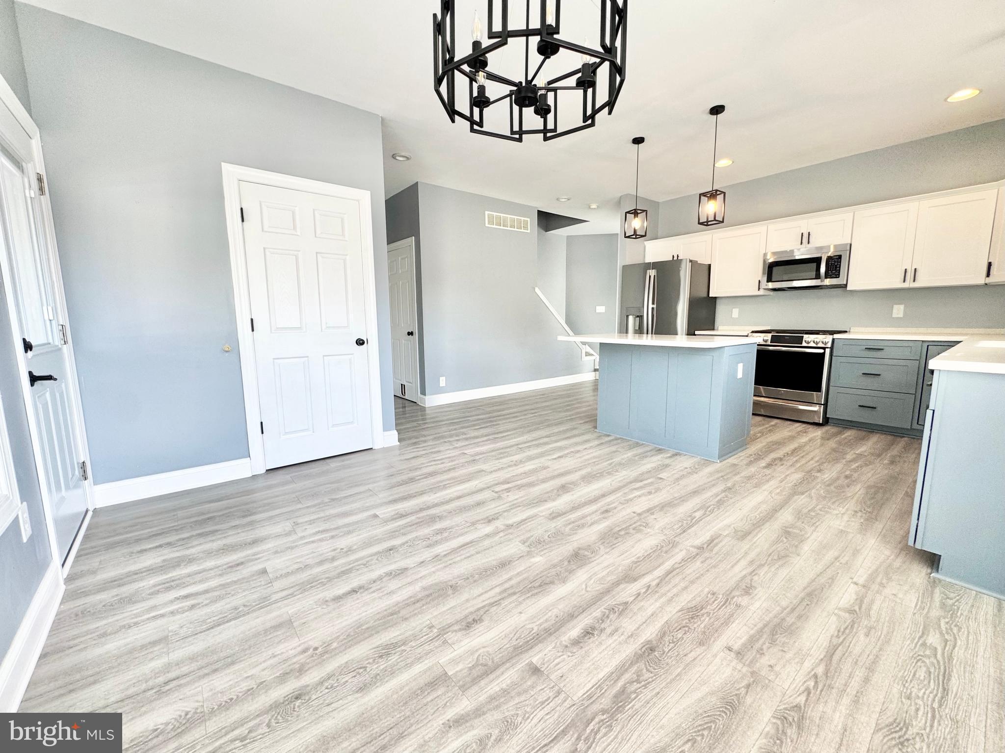 HIDDEN POND - Residential