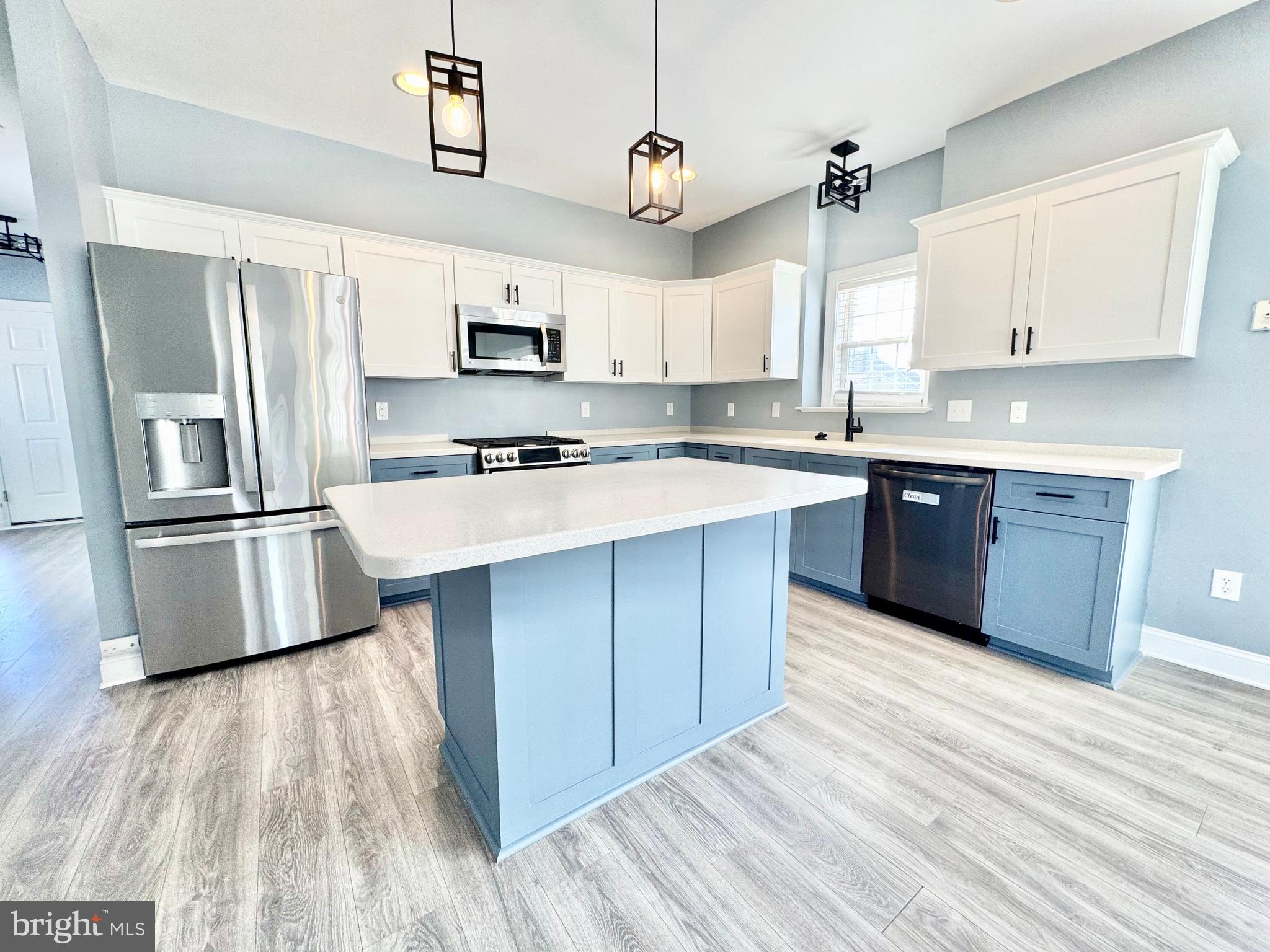 HIDDEN POND - Residential