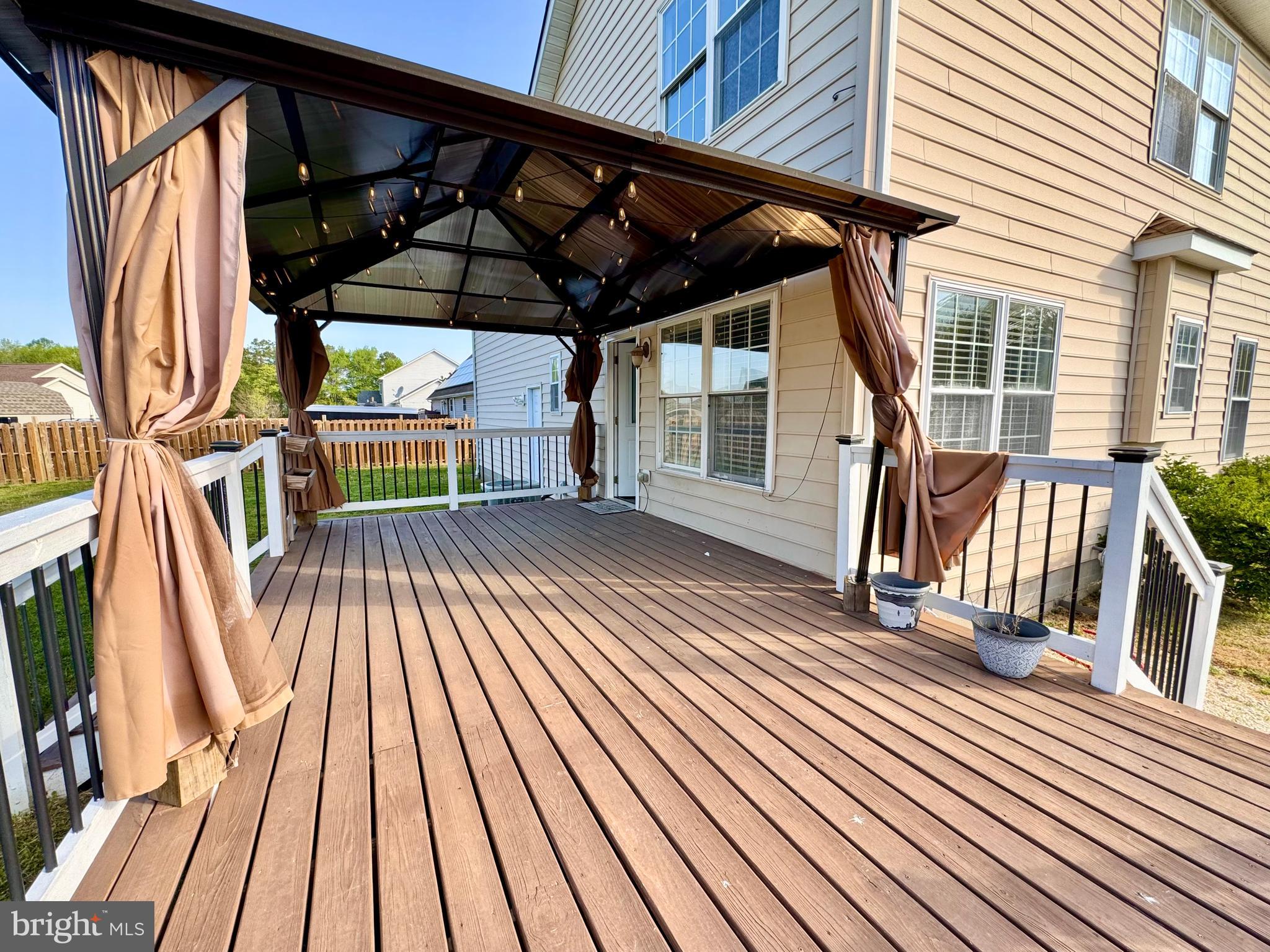 HIDDEN POND - Residential