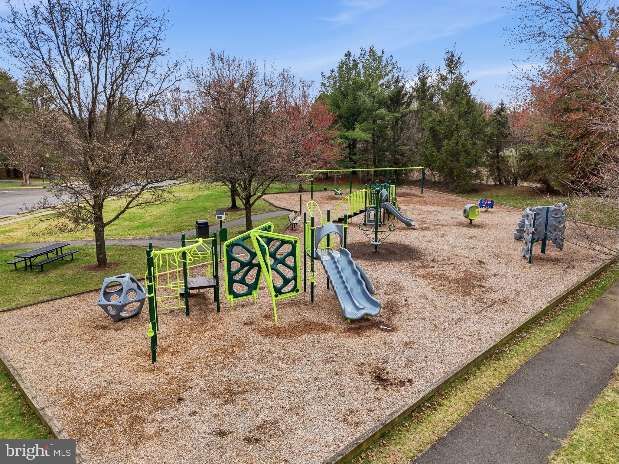 VIRGINIA OAKS - Residential