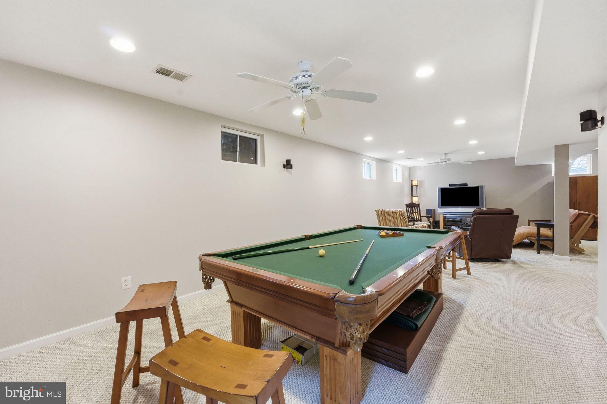 VIRGINIA OAKS - Residential