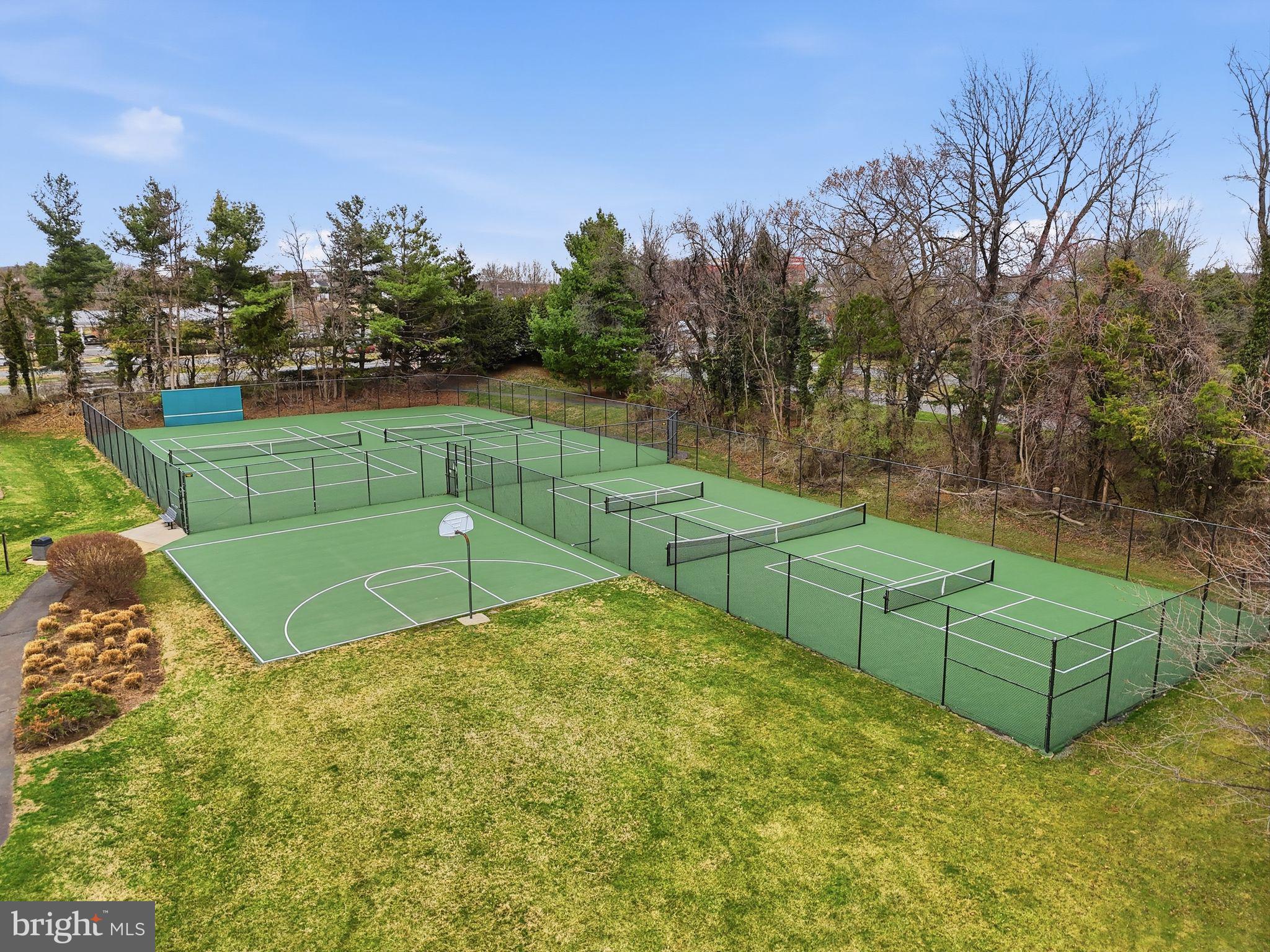 VIRGINIA OAKS - Residential