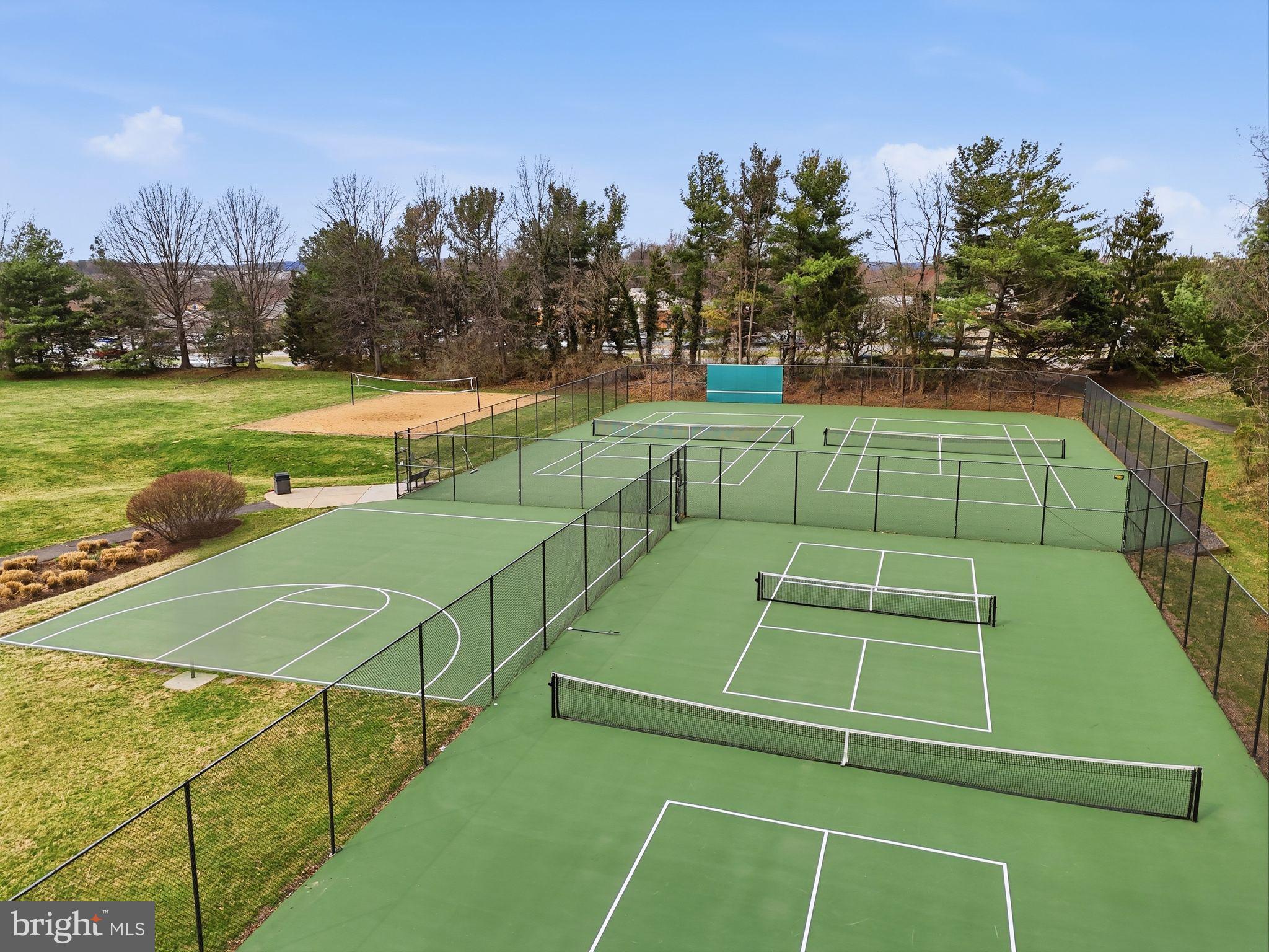 VIRGINIA OAKS - Residential