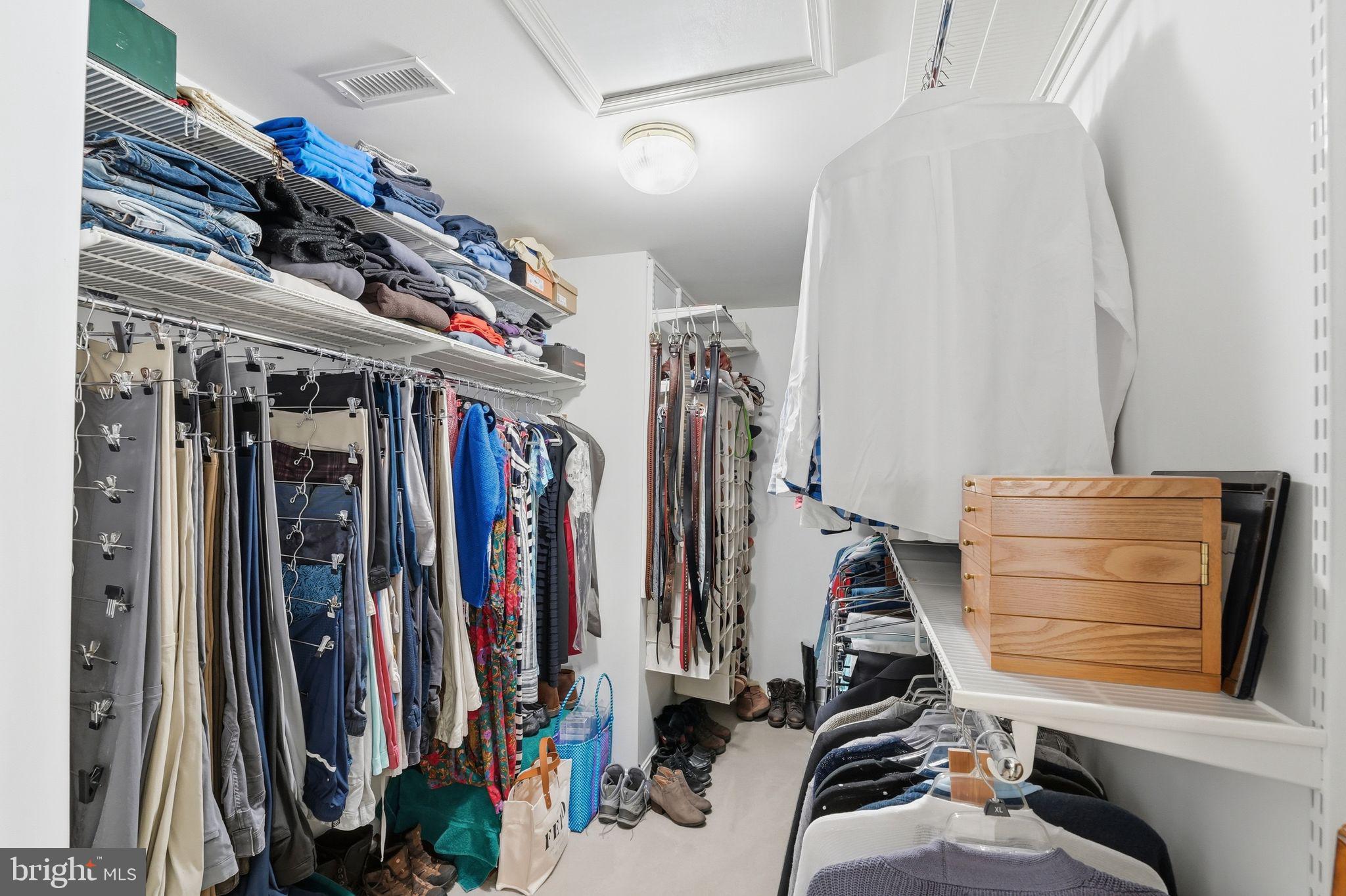 VIRGINIA OAKS - Residential