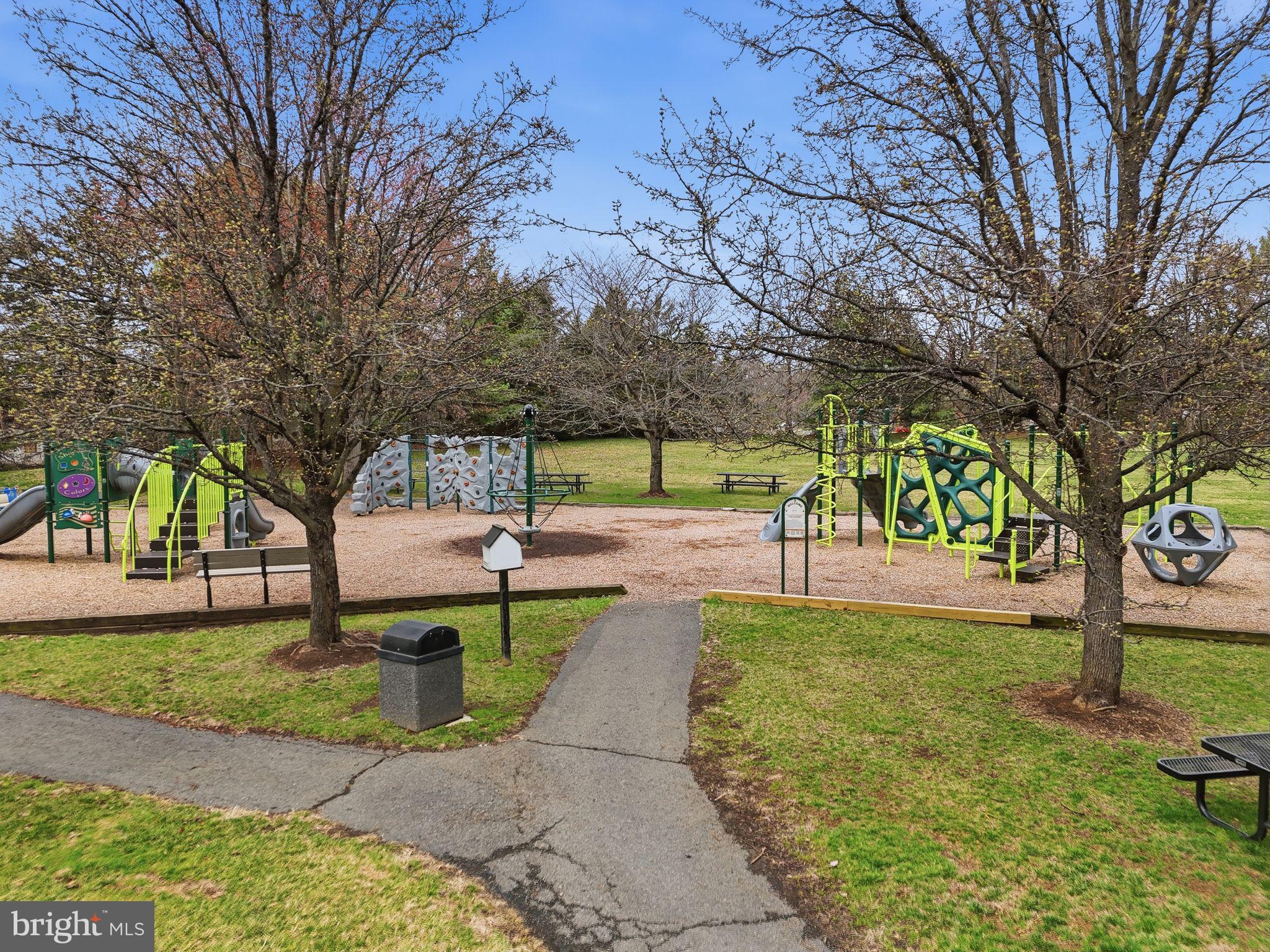 VIRGINIA OAKS - Residential