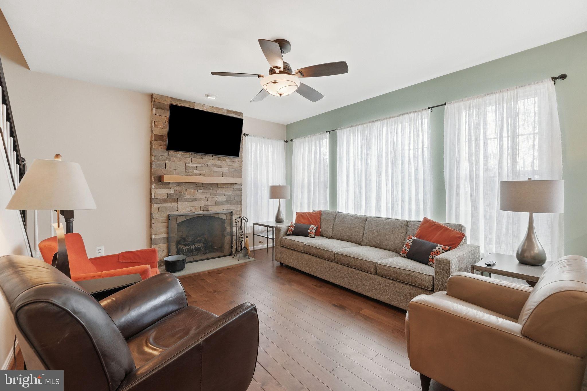 VIRGINIA OAKS - Residential