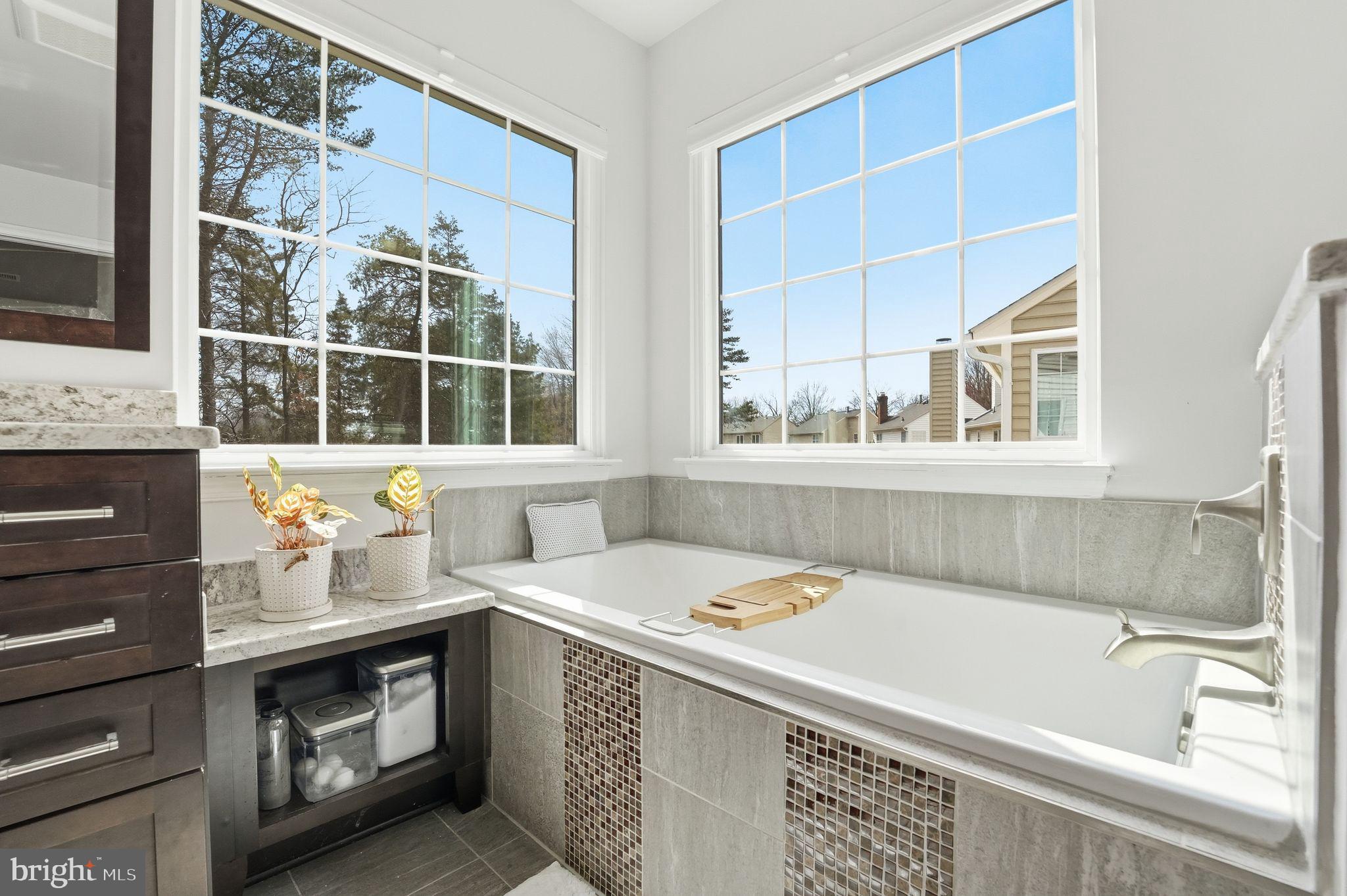 VIRGINIA OAKS - Residential