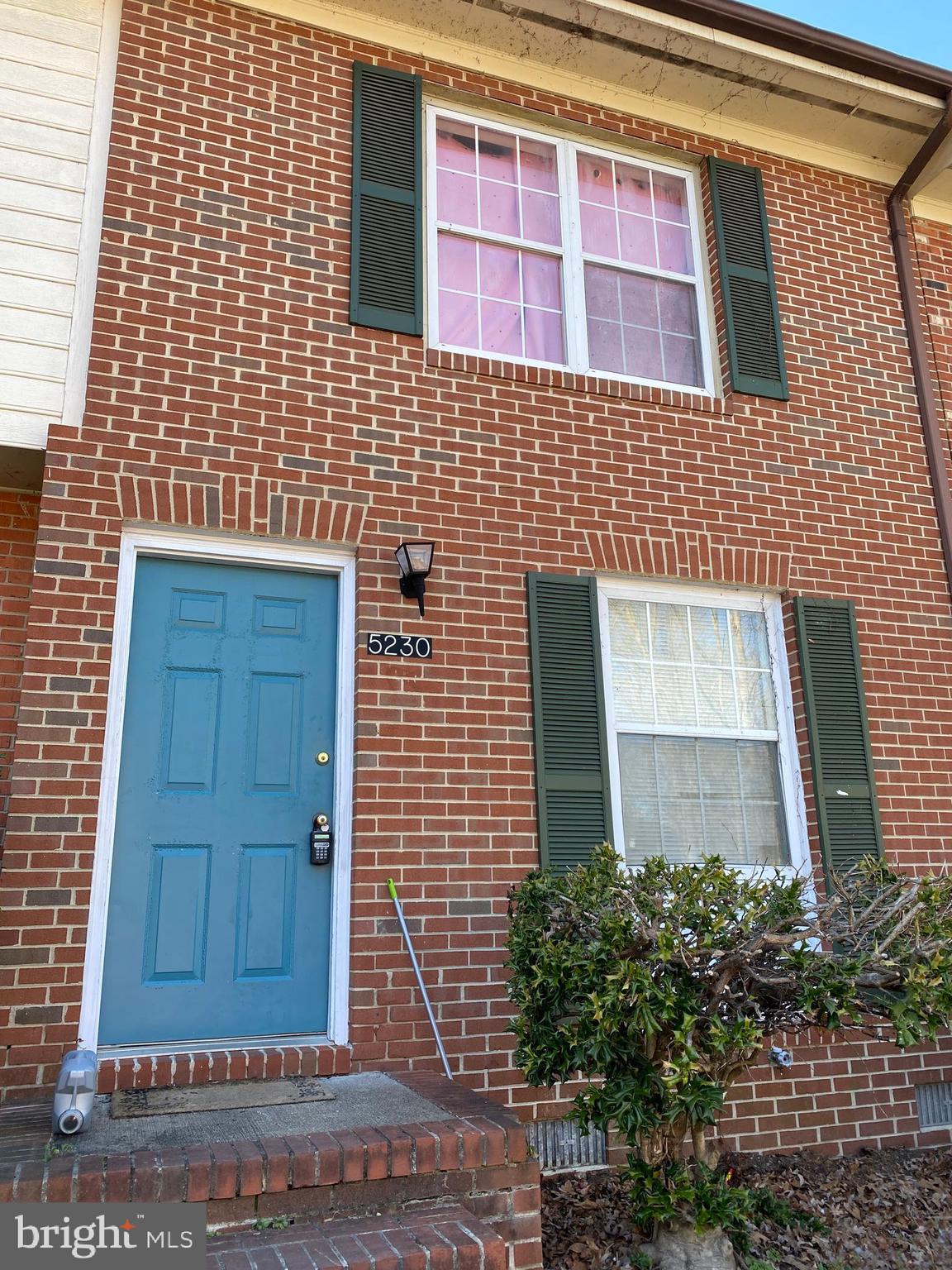 KING'S WOOD TOWNHOUSES - Residential Lease