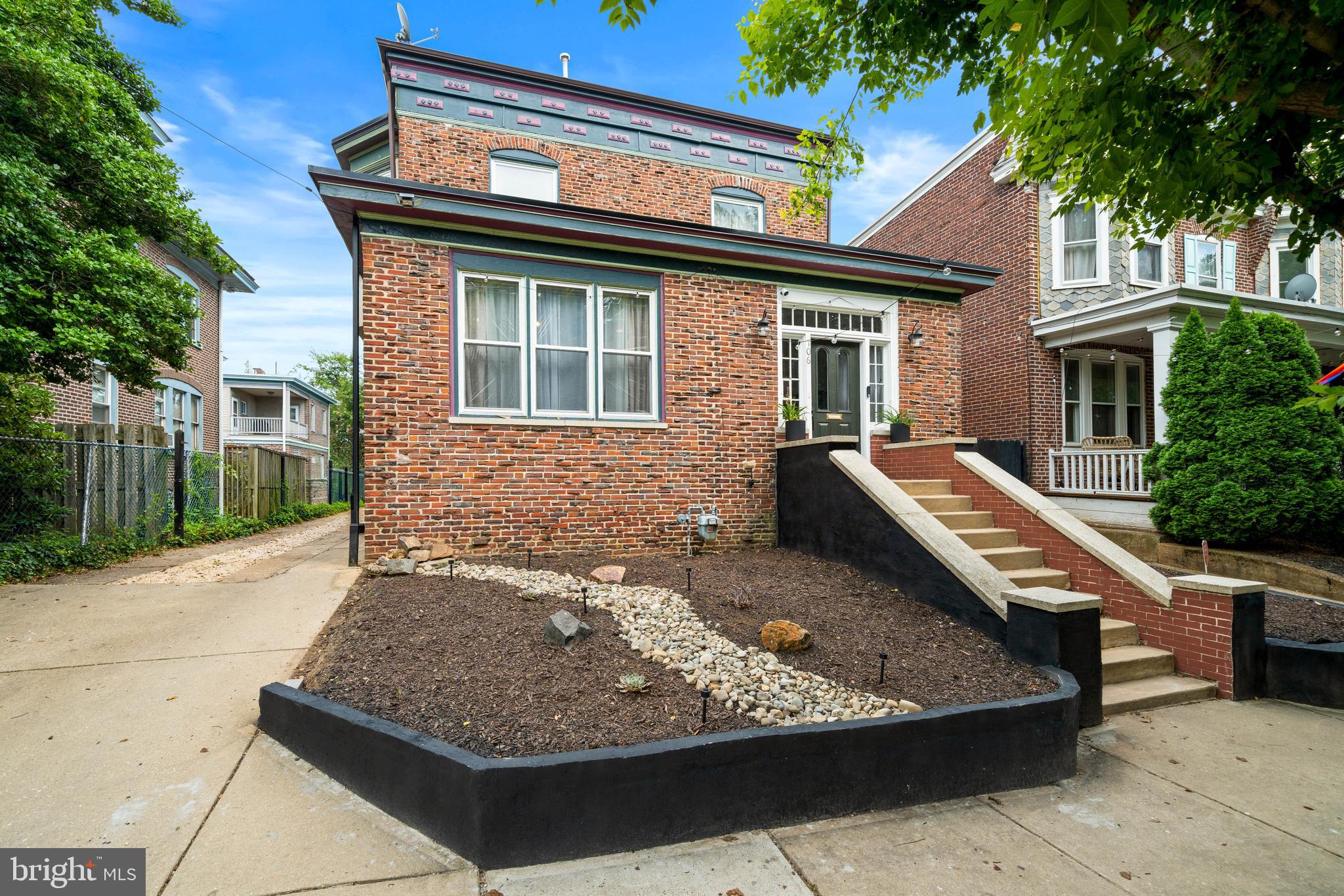 706 N RODNEY STREET