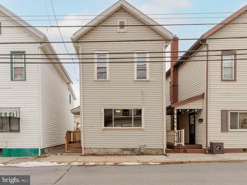 1313 BLAIR AVENUE TYRONE PA 16686