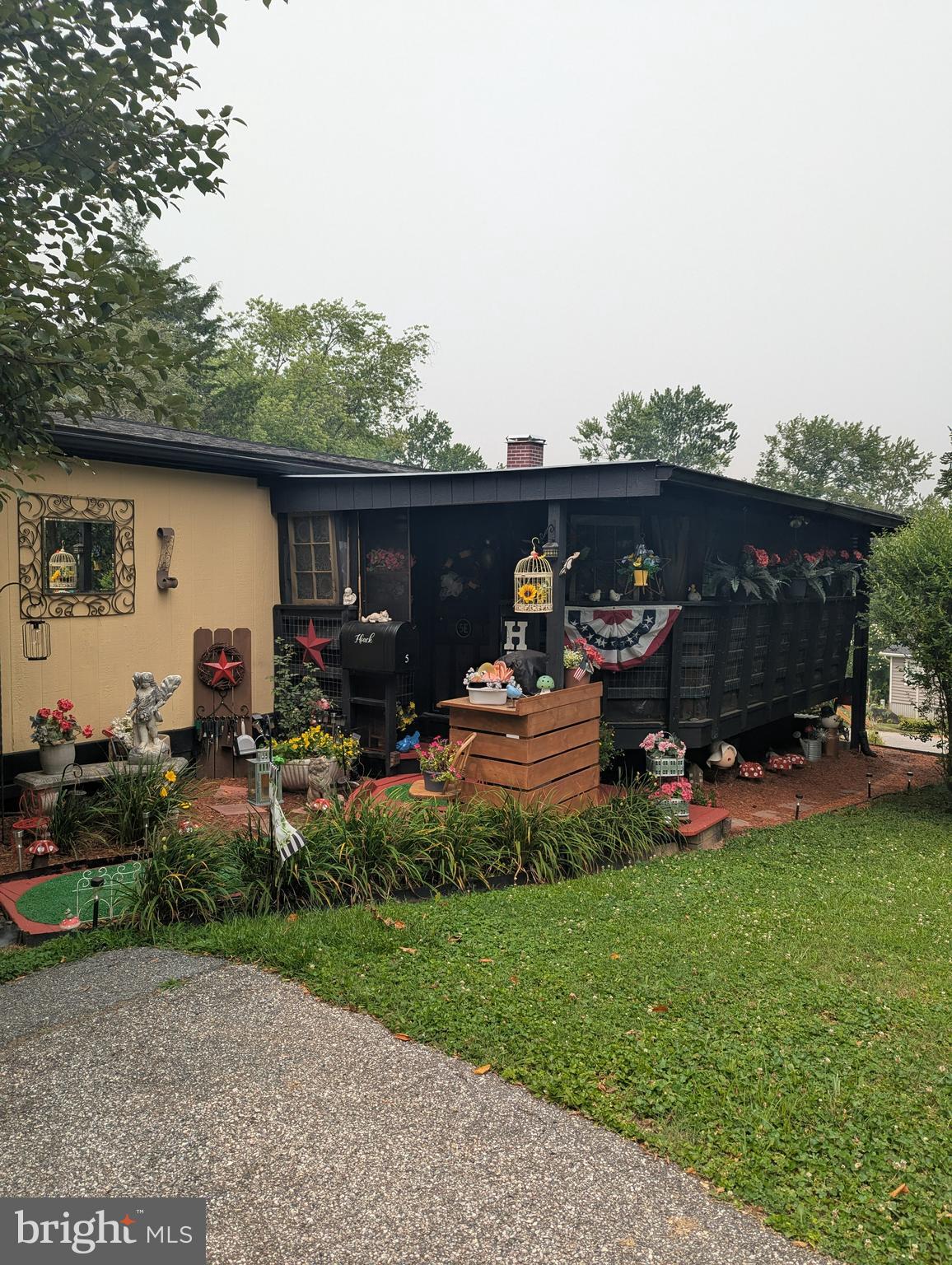 3 MARY'S COURT E
