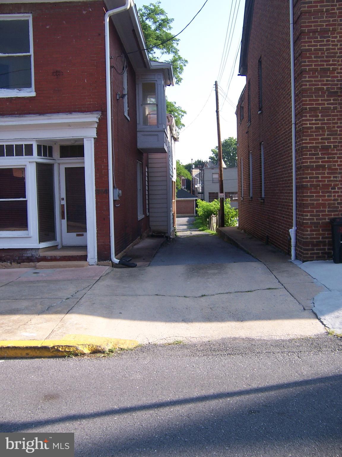 MARTINSBURG CITY - Commercial Sale