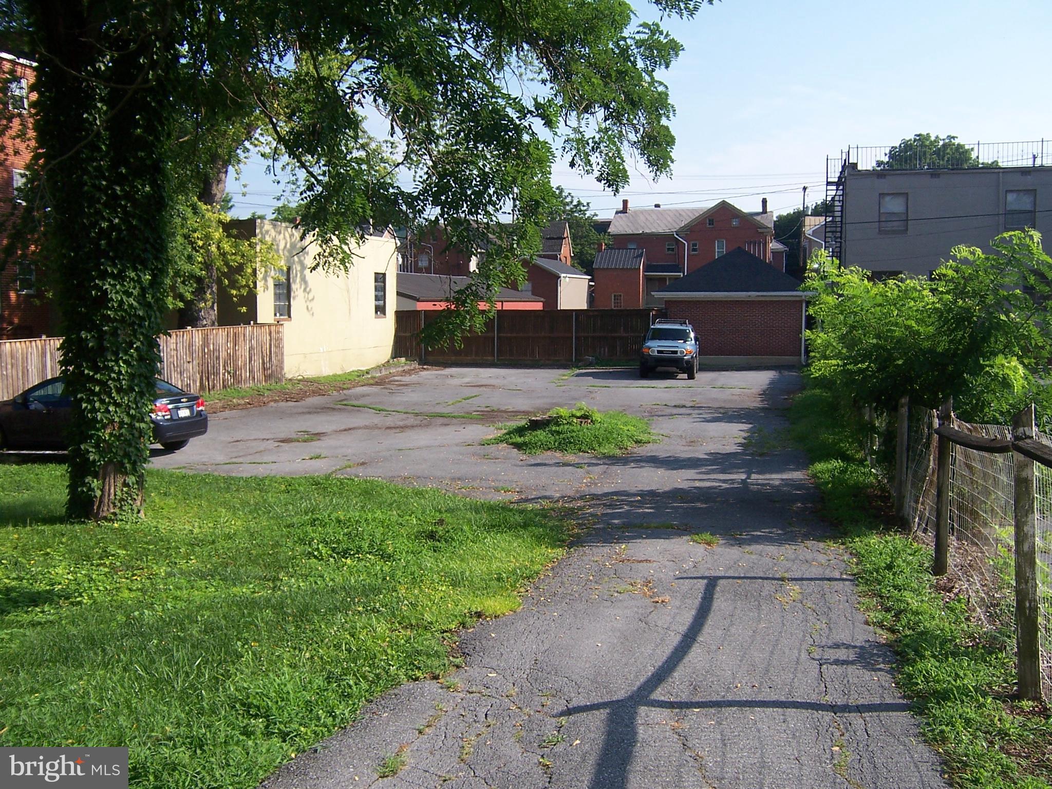 MARTINSBURG CITY - Commercial Sale